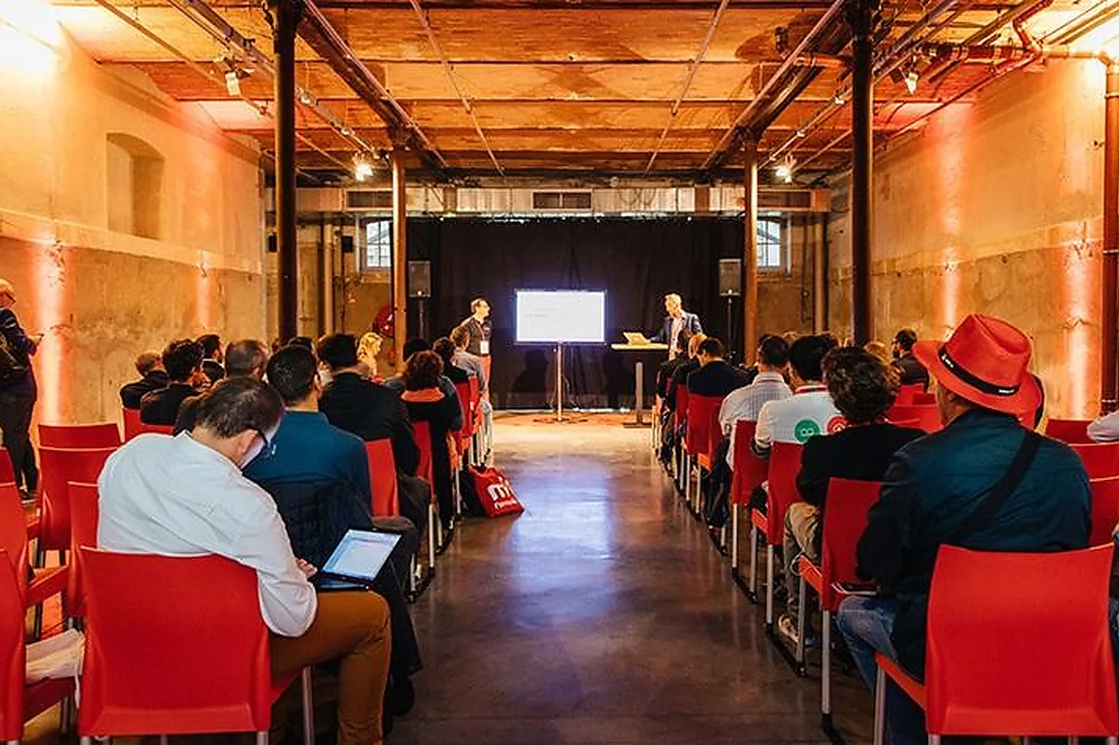 Lieux événementiels, LE CENTQUATRE-PARIS