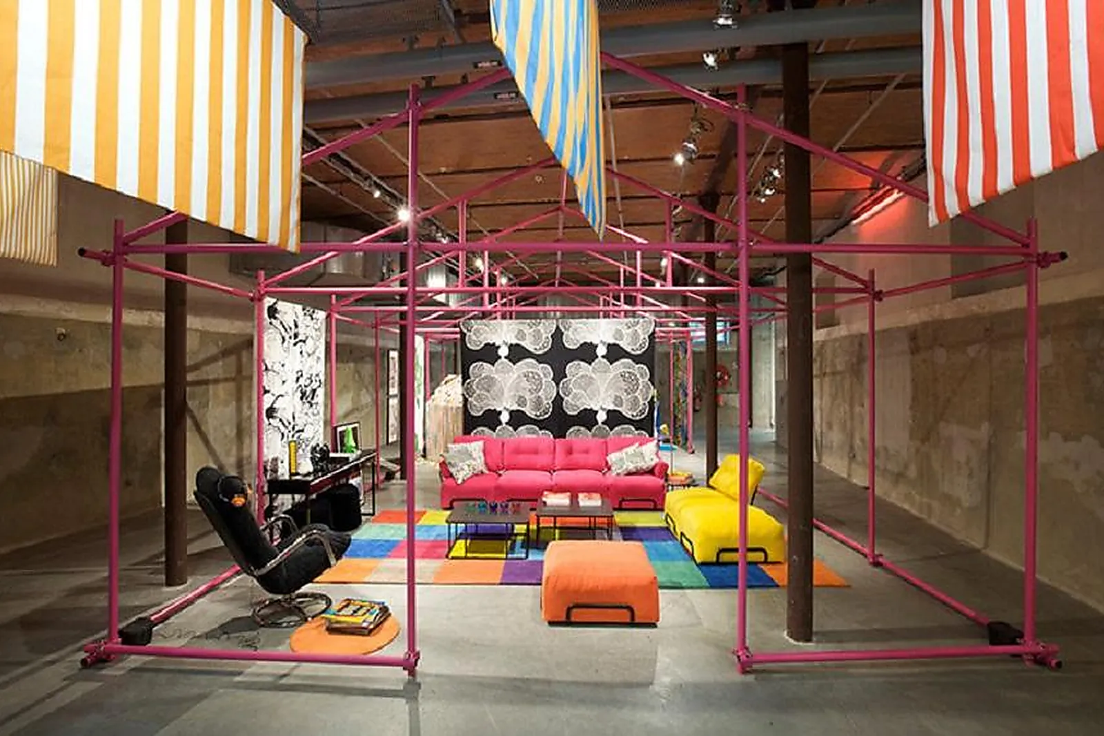 Lieux événementiels, LE CENTQUATRE-PARIS