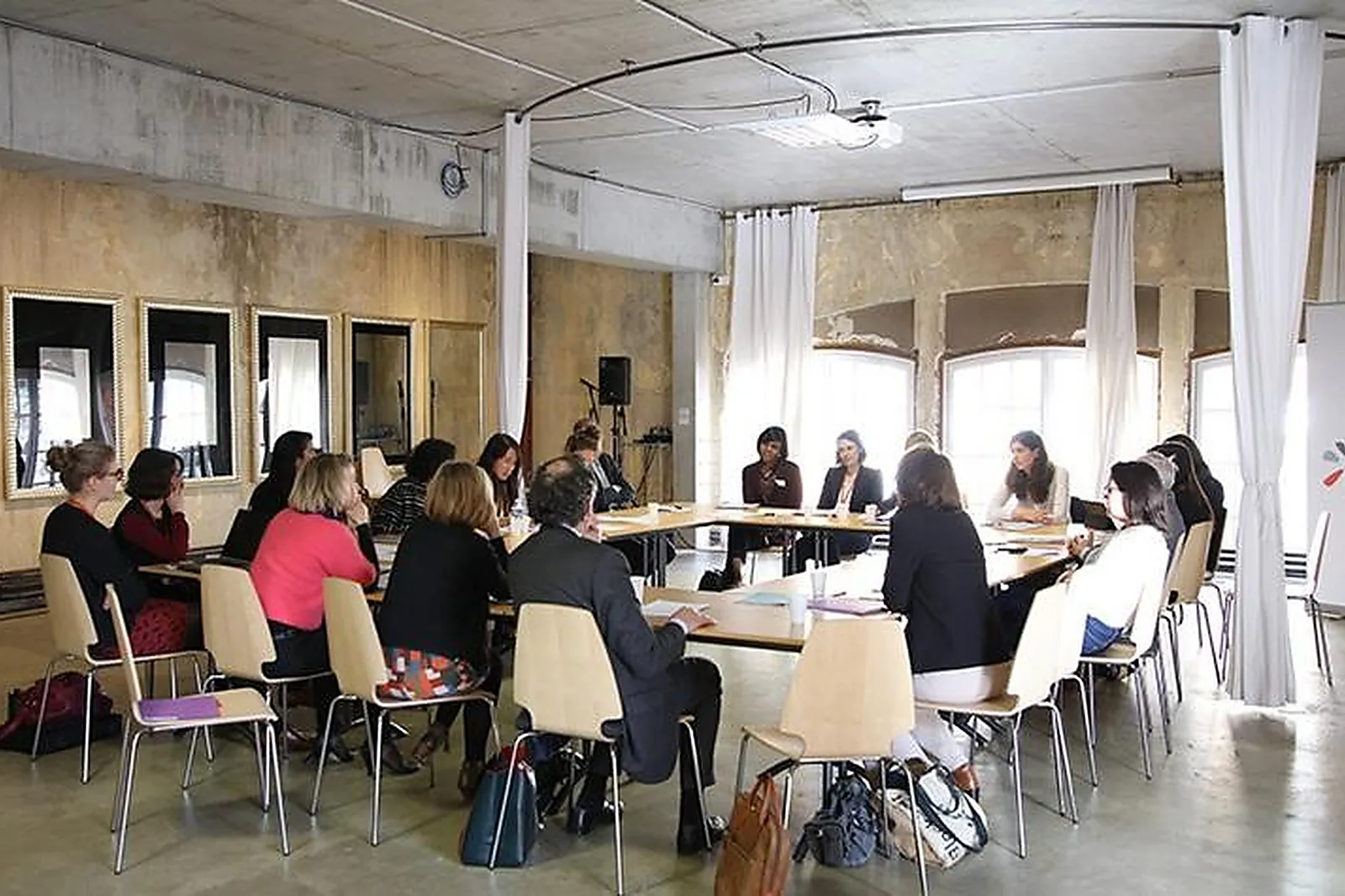 Lieux événementiels, LE CENTQUATRE-PARIS