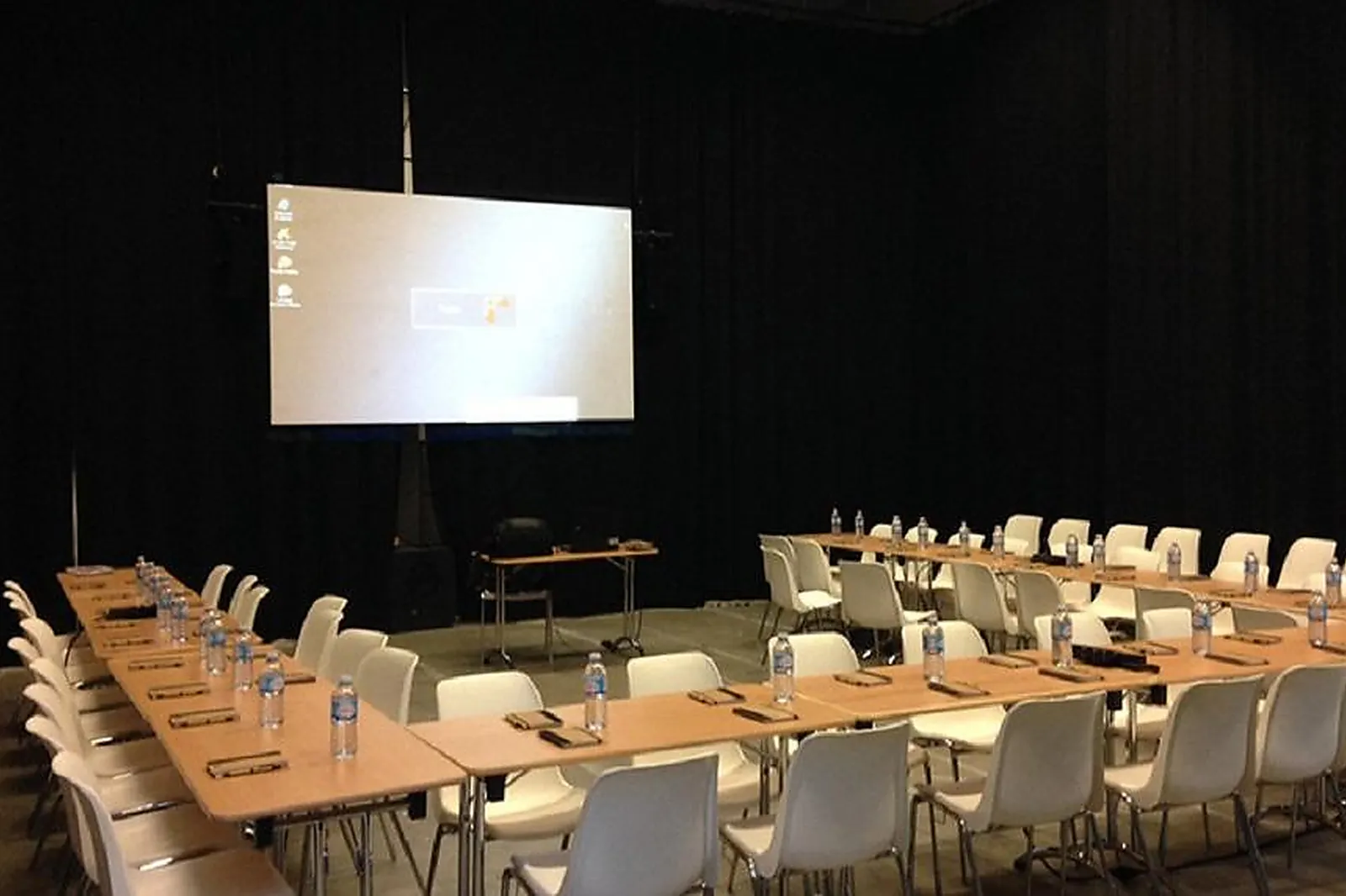 Lieux événementiels, LE CENTQUATRE-PARIS