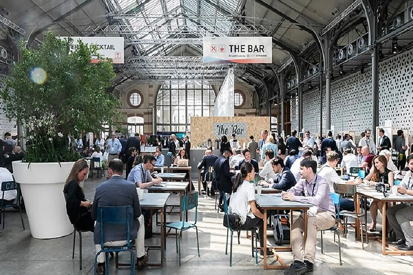 Lieux événementiels, LE CENTQUATRE-PARIS