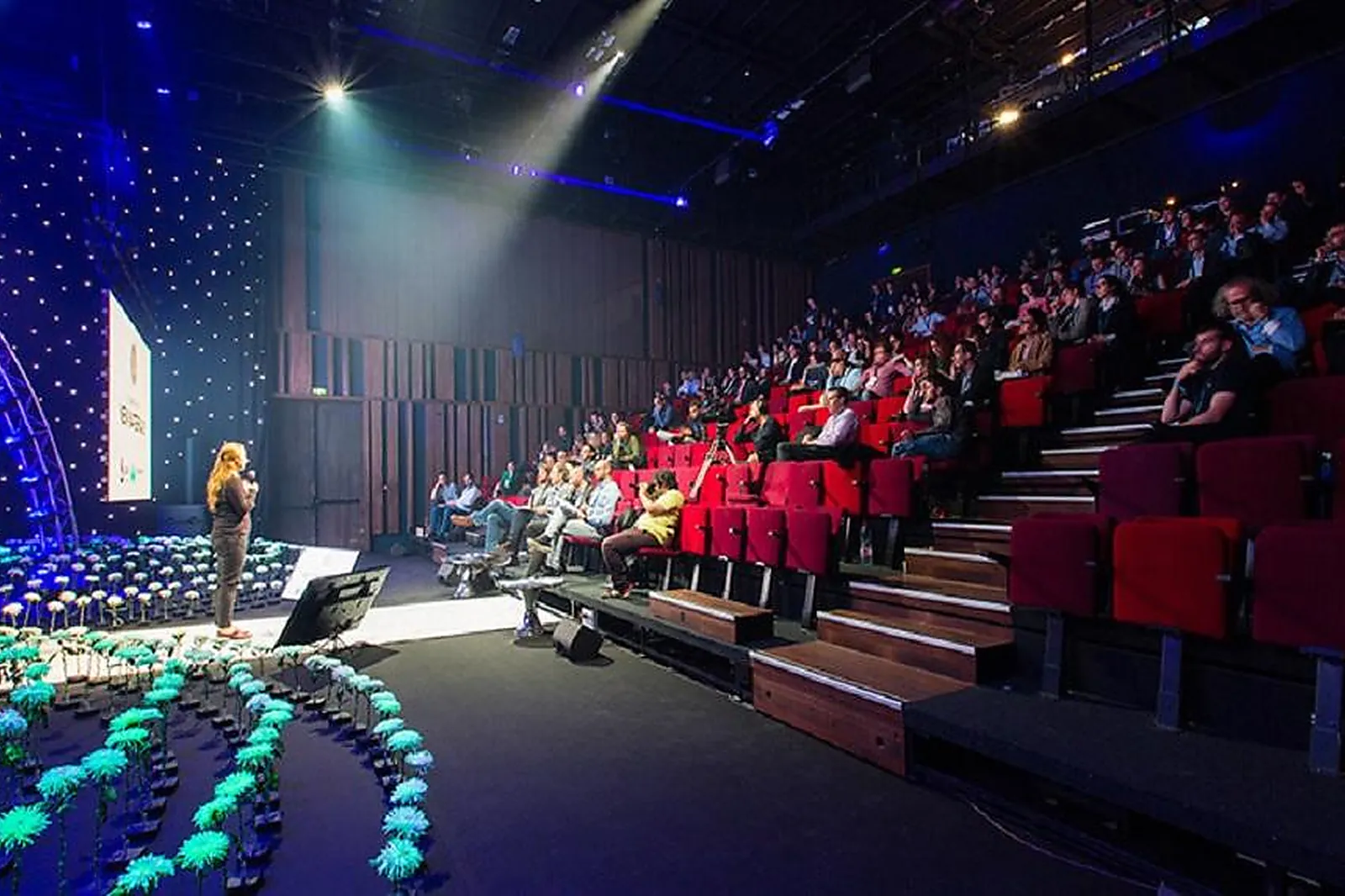 Lieux événementiels, LE CENTQUATRE-PARIS