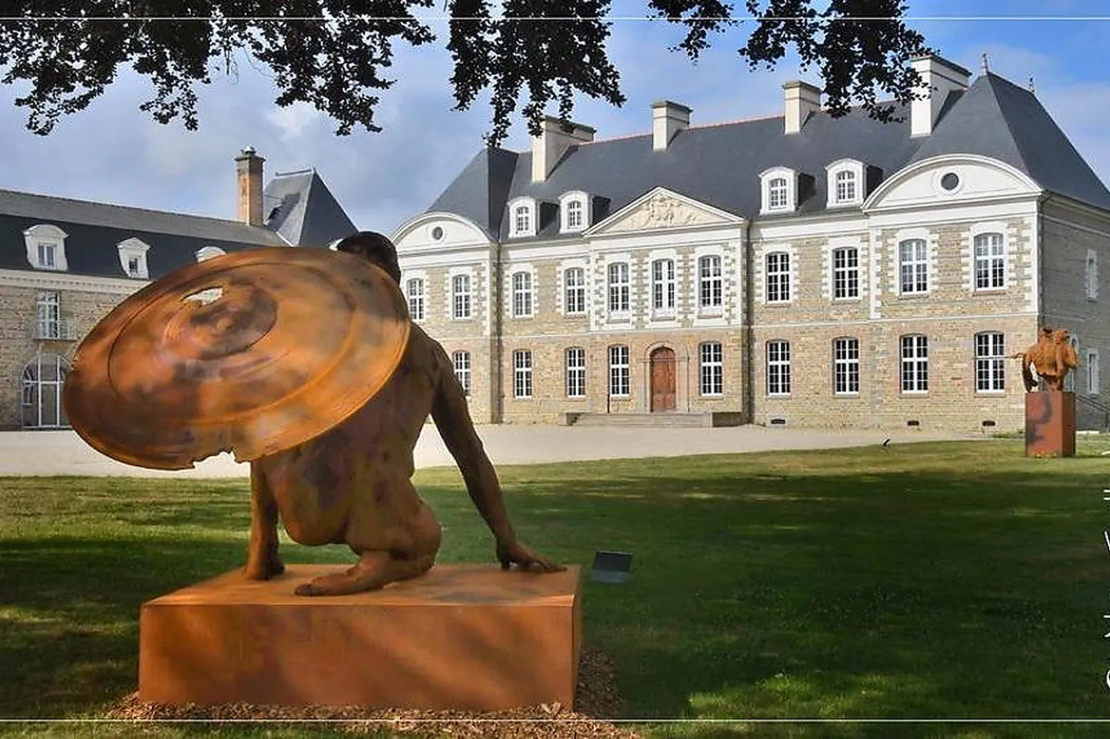 Lieux événementiels, LE CHÂTEAU DES PÈRES