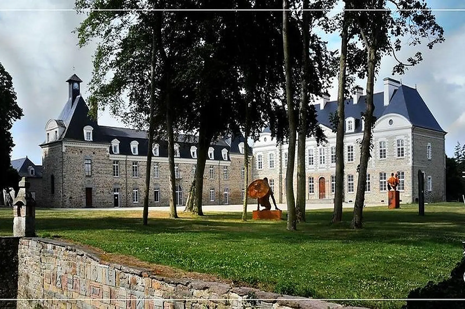 Lieux événementiels, LE CHÂTEAU DES PÈRES