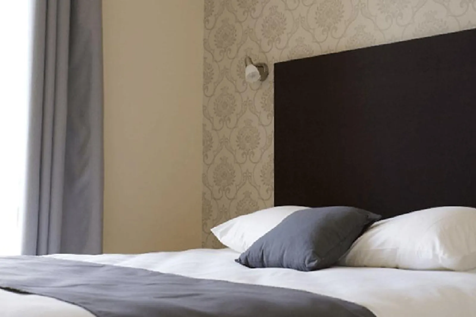 Lieux événementiels, LE CHÂTEAU DES PÈRES