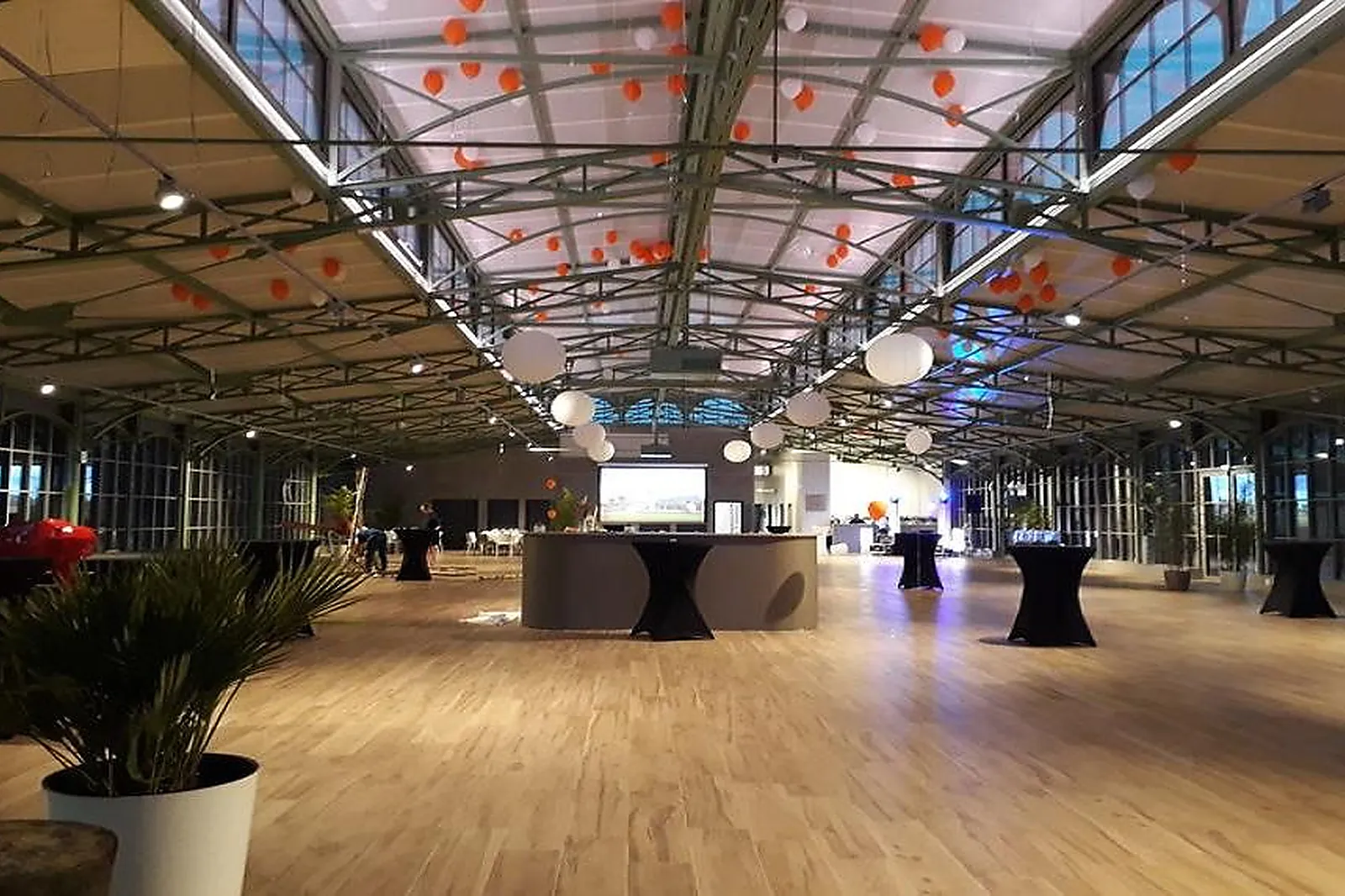 Lieux événementiels, LE CHÂTEAU DES PÈRES