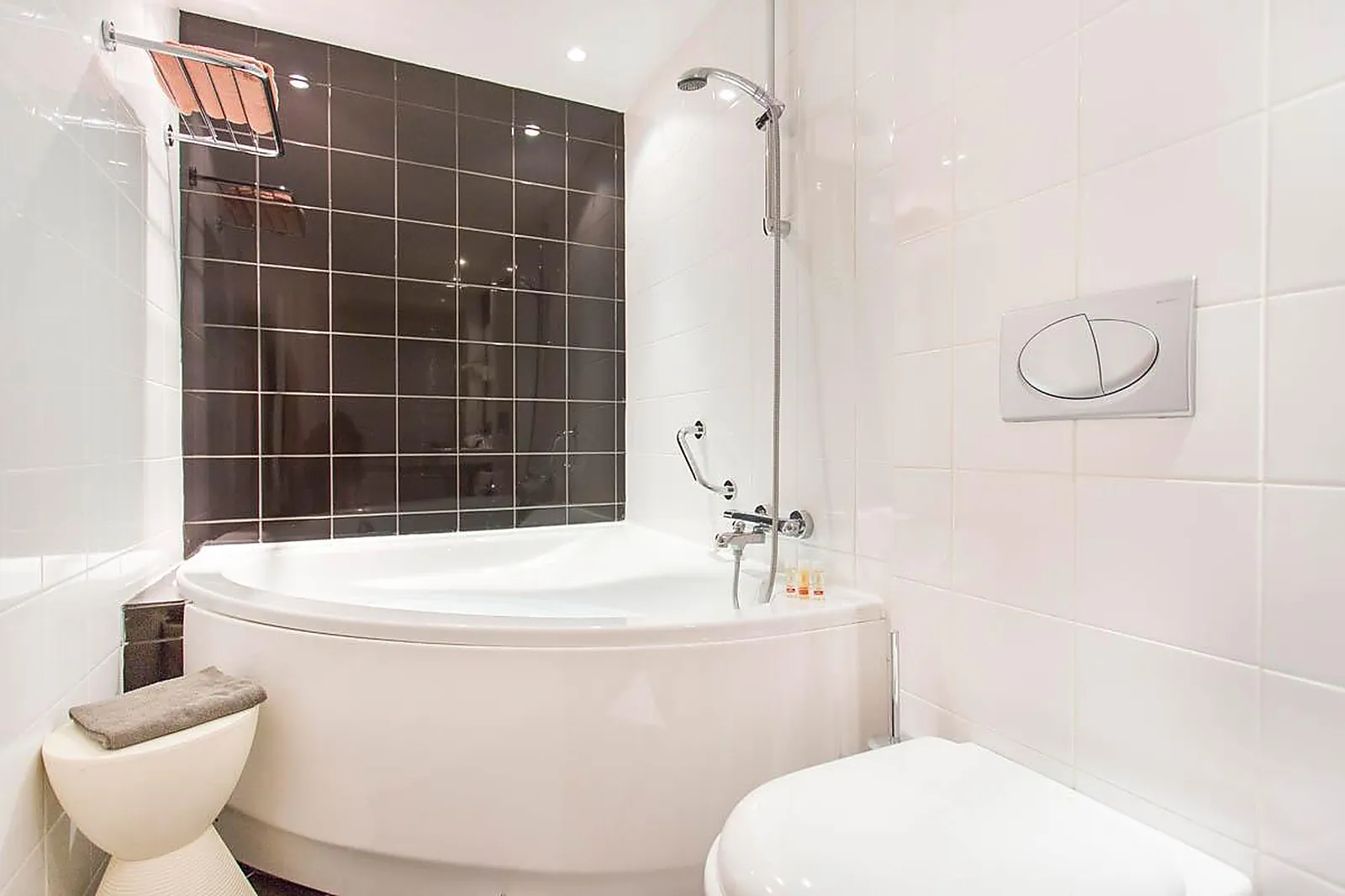 Lieux événementiels, LE GRAND HÔTEL DE PLOMBIÈRES