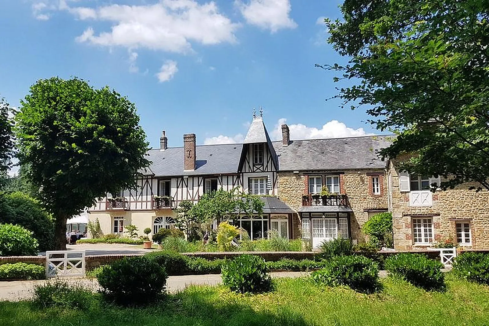 Lieux événementiels, LE MANOIR DU LYS
