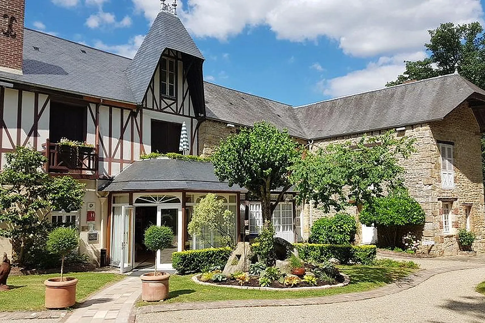 Lieux événementiels, LE MANOIR DU LYS