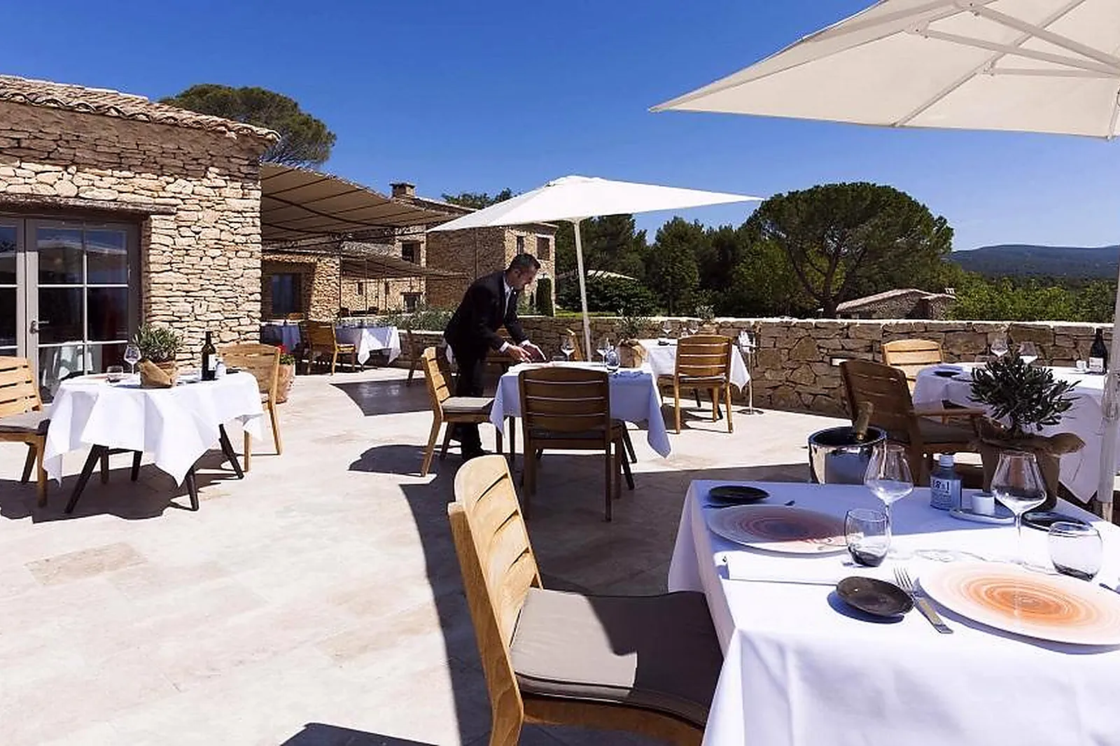 Lieux événementiels, LE MAS DES HERBES BLANCHES