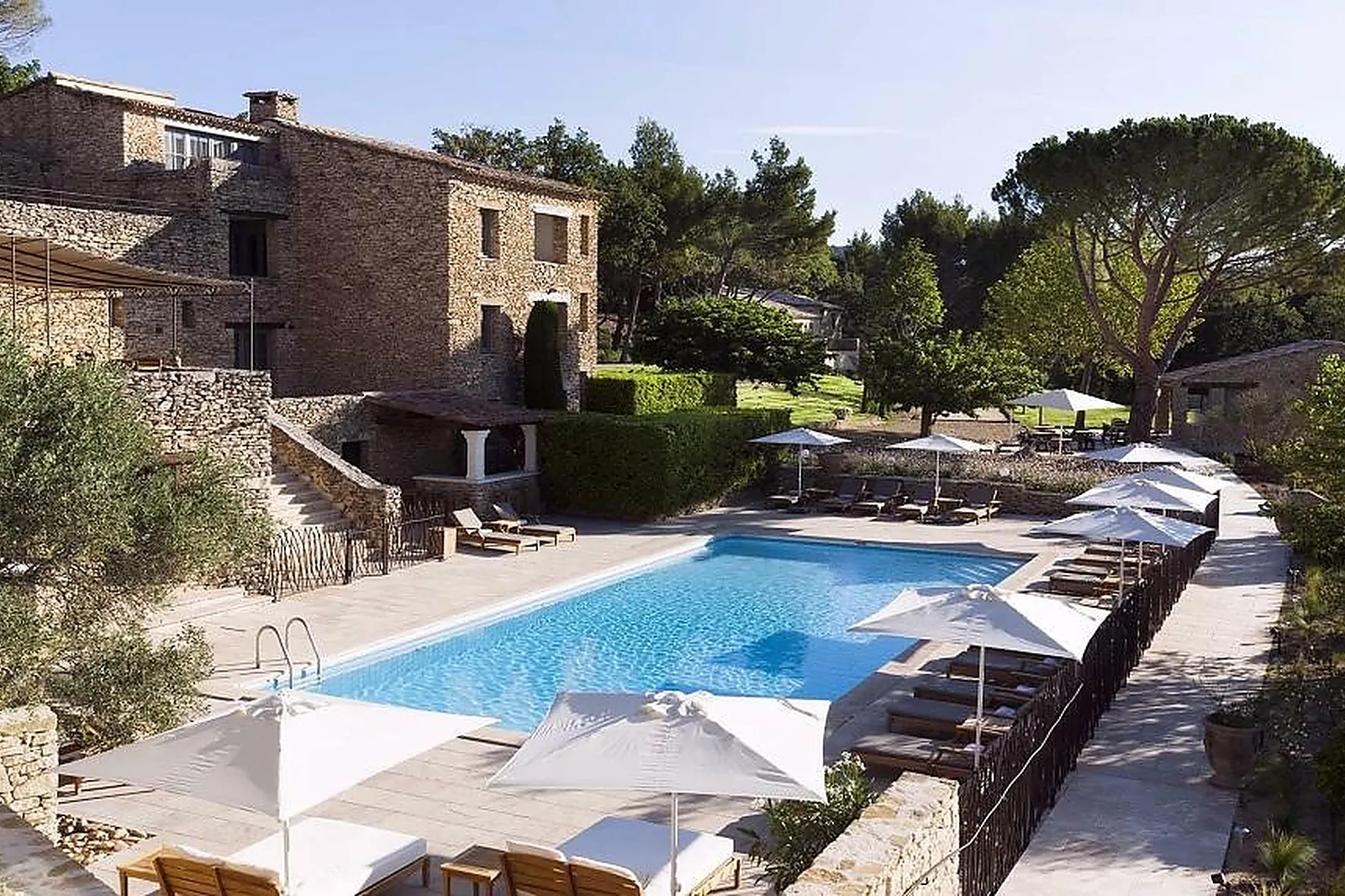 Lieux événementiels, LE MAS DES HERBES BLANCHES