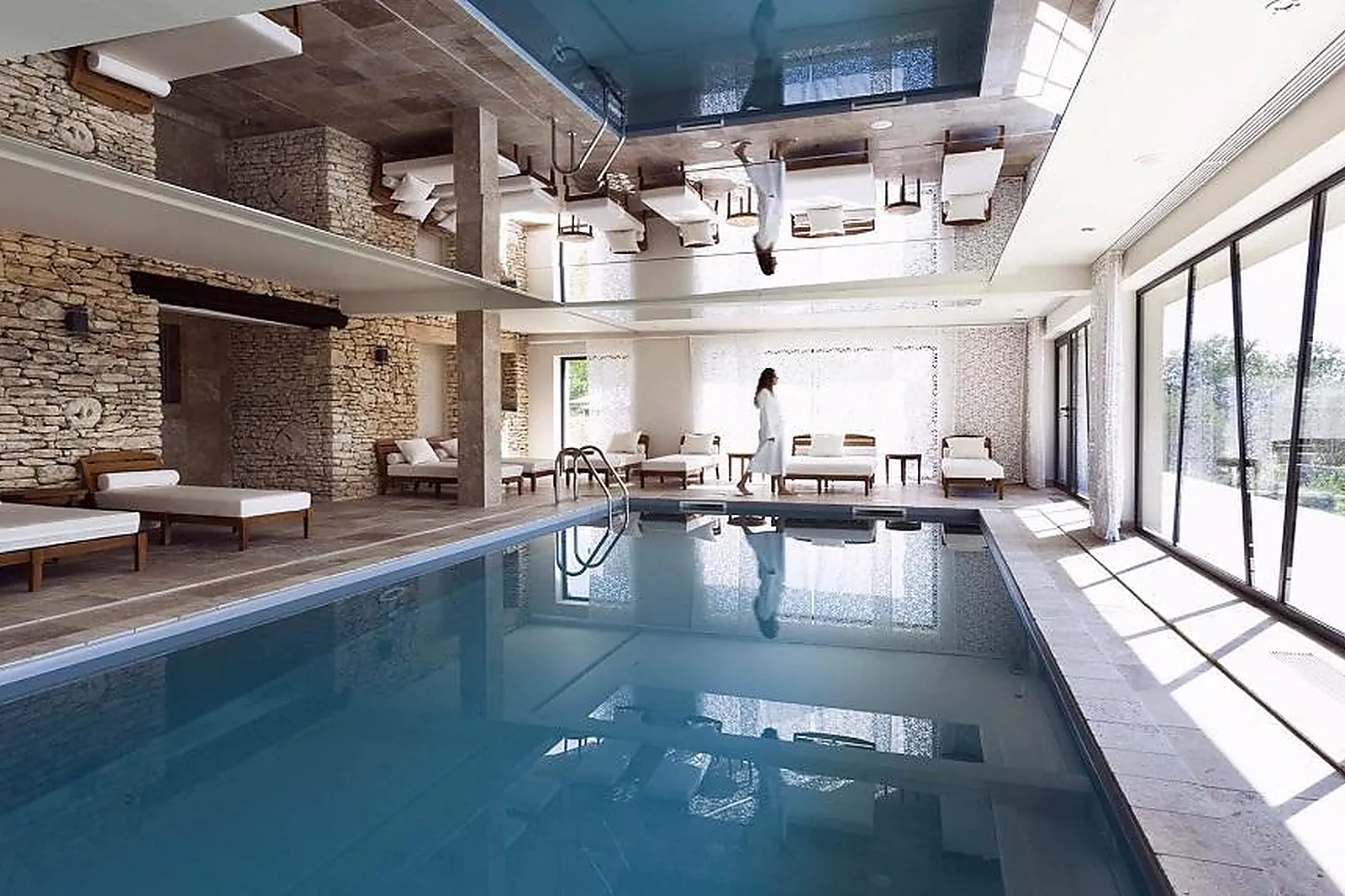 Lieux événementiels, LE MAS DES HERBES BLANCHES