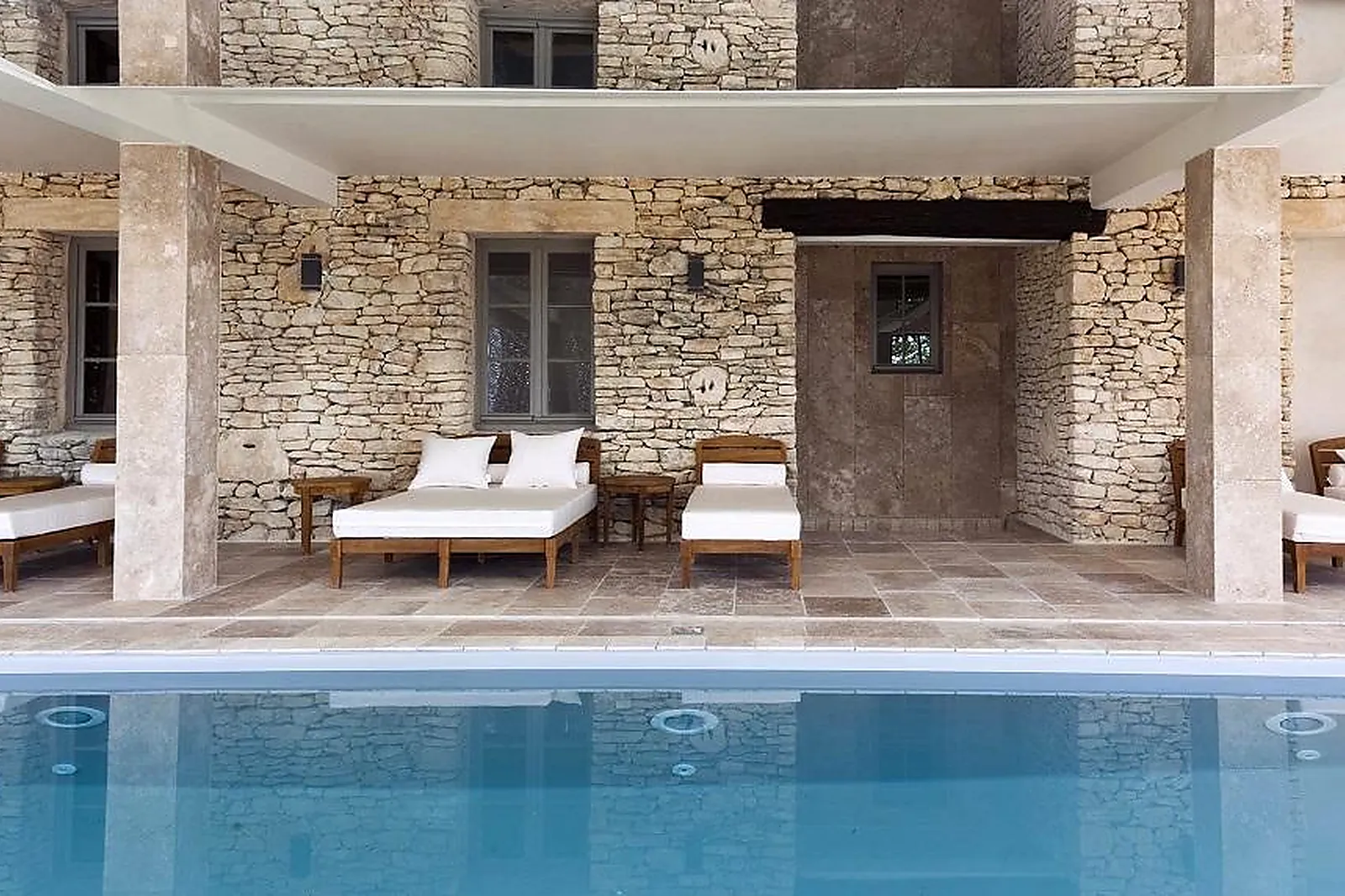 Lieux événementiels, LE MAS DES HERBES BLANCHES