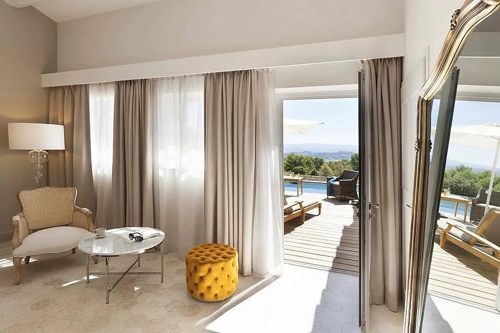 Lieux événementiels, LE MAS DES HERBES BLANCHES