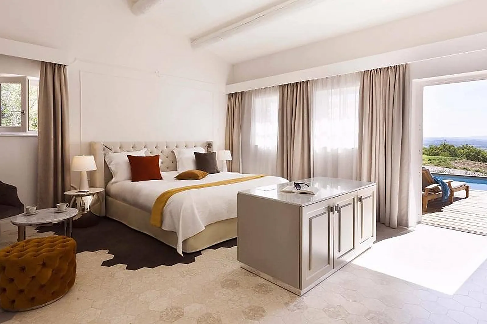 Lieux événementiels, LE MAS DES HERBES BLANCHES