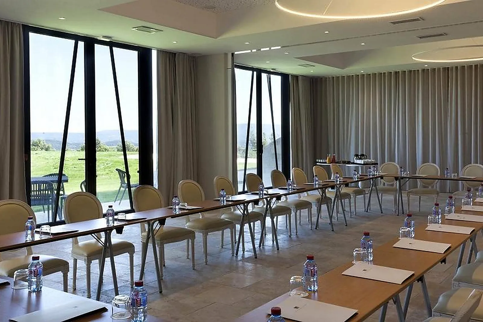 Lieux événementiels, LE MAS DES HERBES BLANCHES