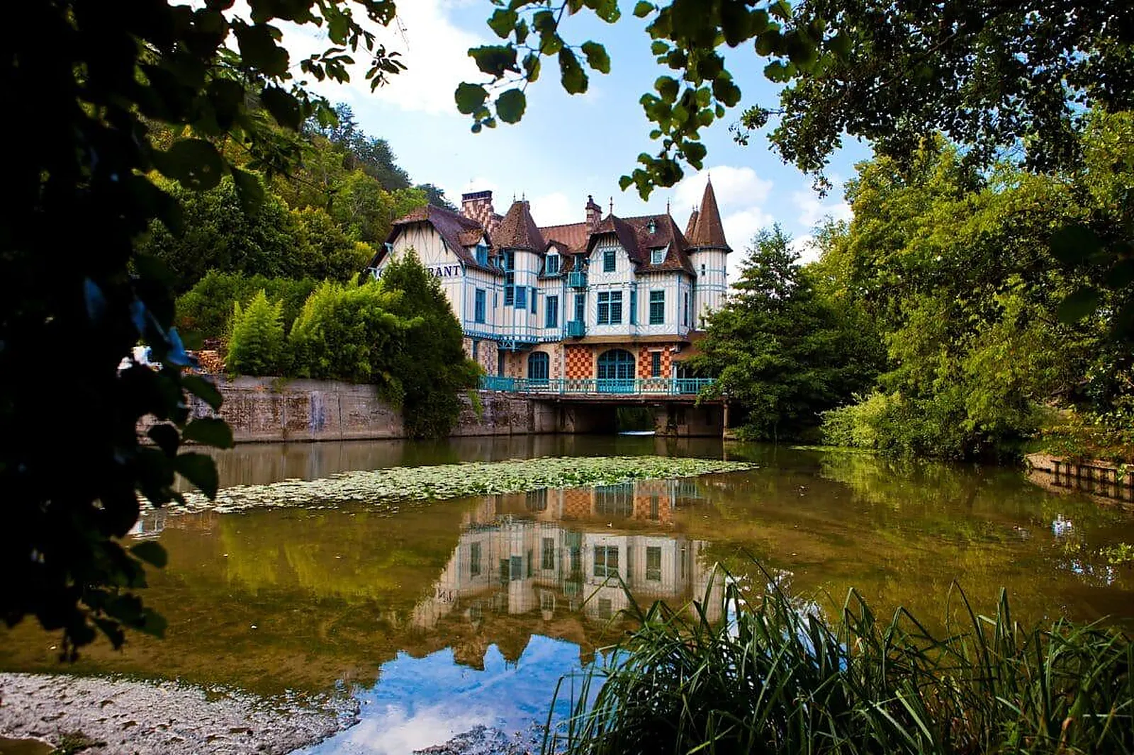 Château et Domaine, LE MOULIN DE CONNELLES