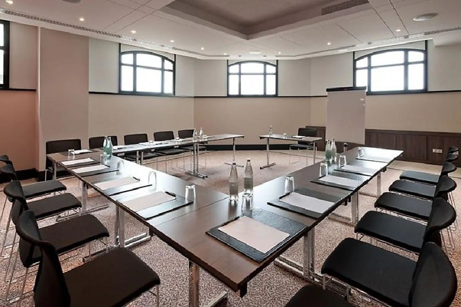 Lieux événementiels, LE NOUVEAU MONDE