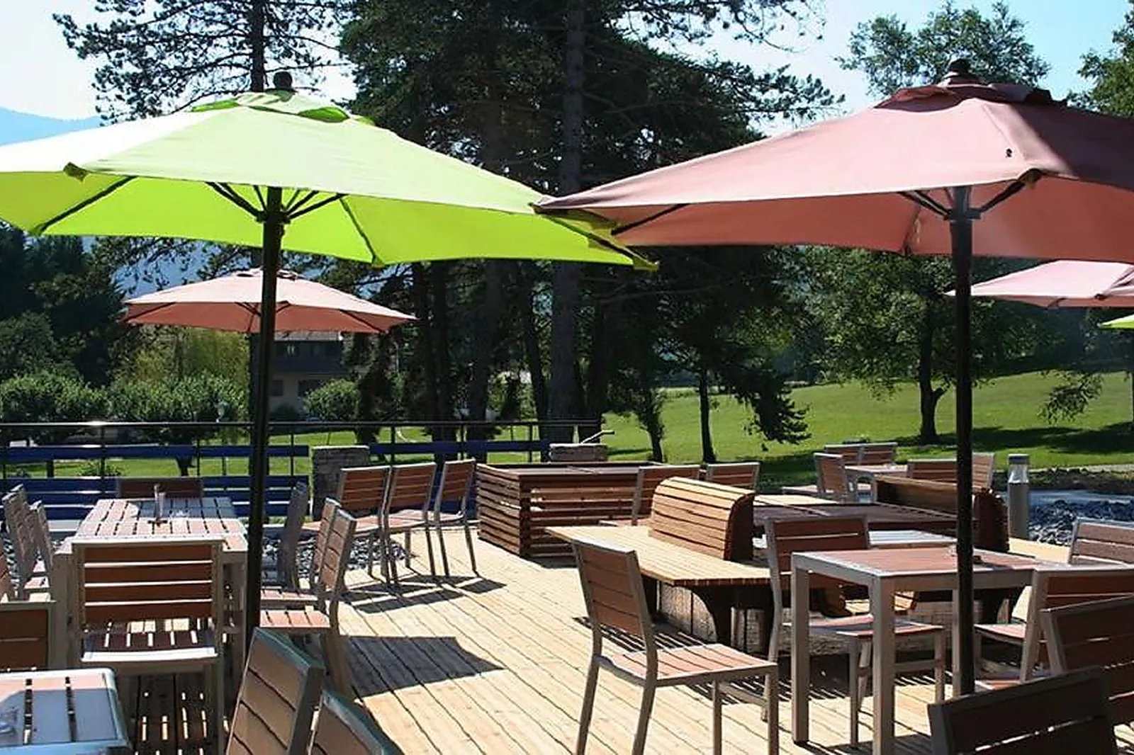 Lieux événementiels, LE PRÉ DU LAC D'ANNECY