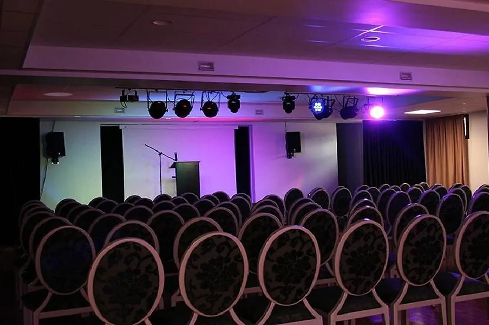 Lieux événementiels, LE PRÉ DU LAC D'ANNECY