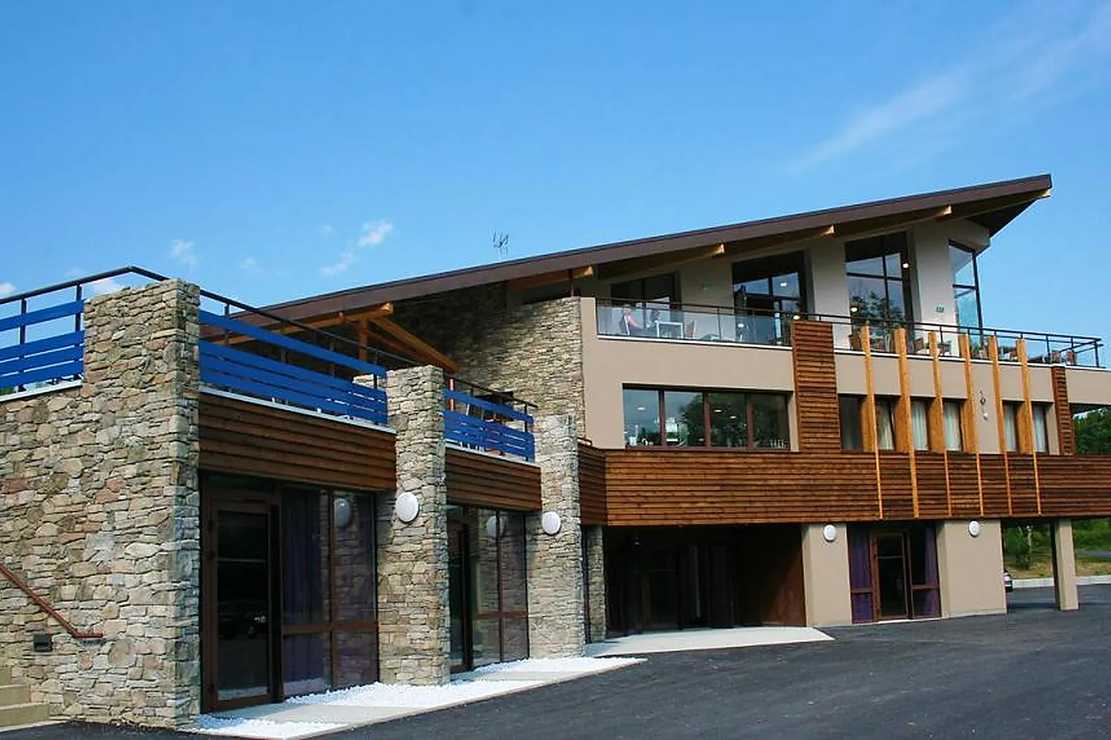 Lieux événementiels, LE PRÉ DU LAC D'ANNECY