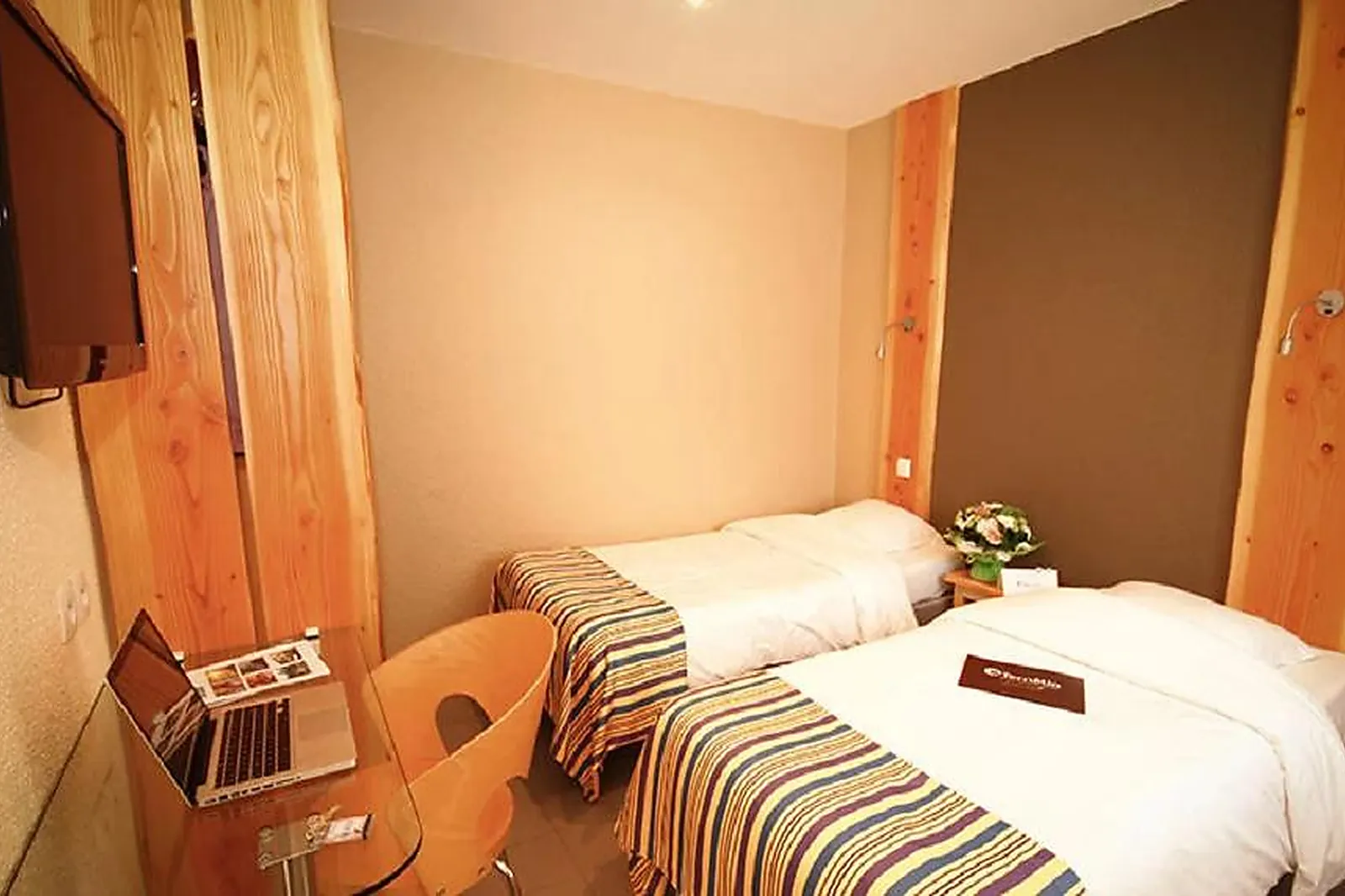 Lieux événementiels, LE PRÉ DU LAC D'ANNECY