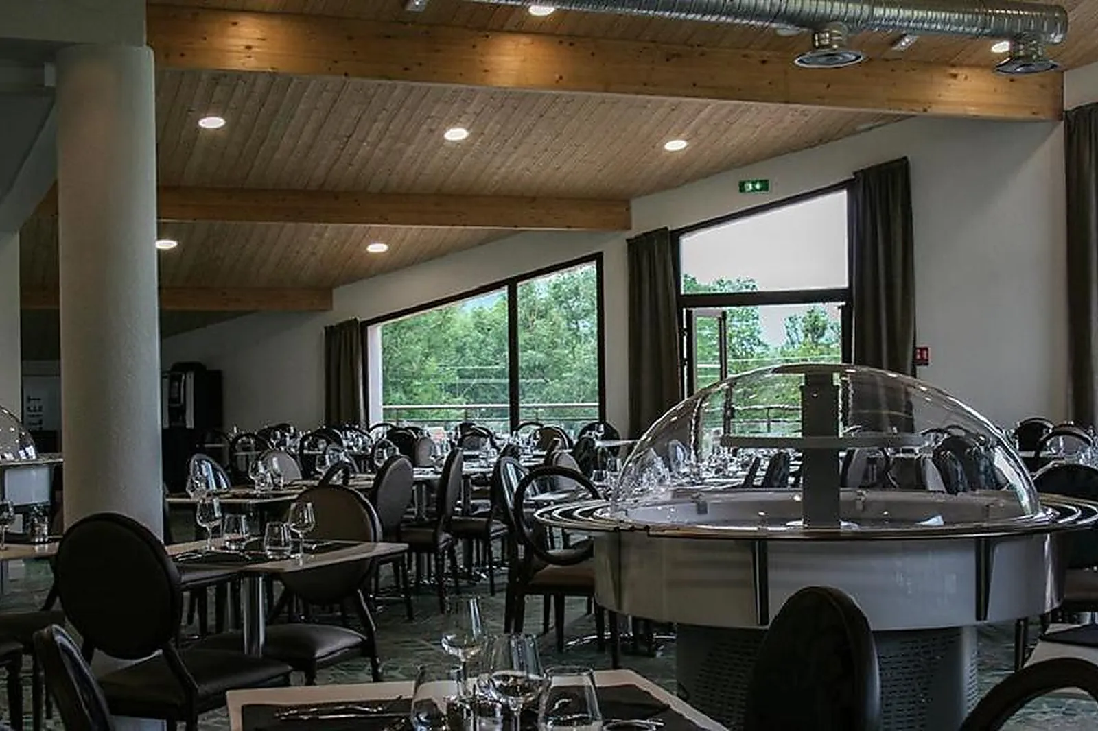 Lieux événementiels, LE PRÉ DU LAC D'ANNECY