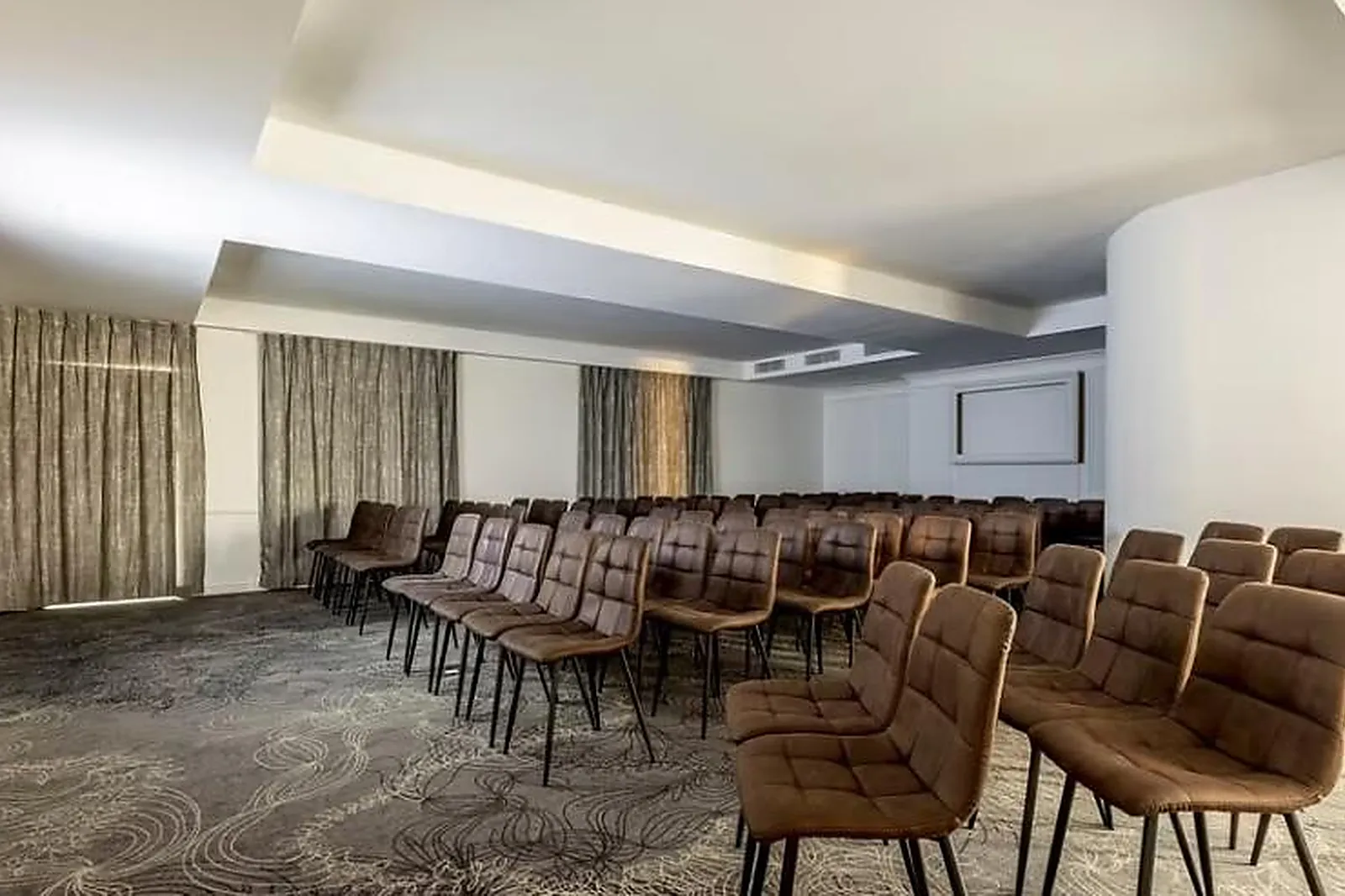 Lieux événementiels, LE ROYALE PARIS