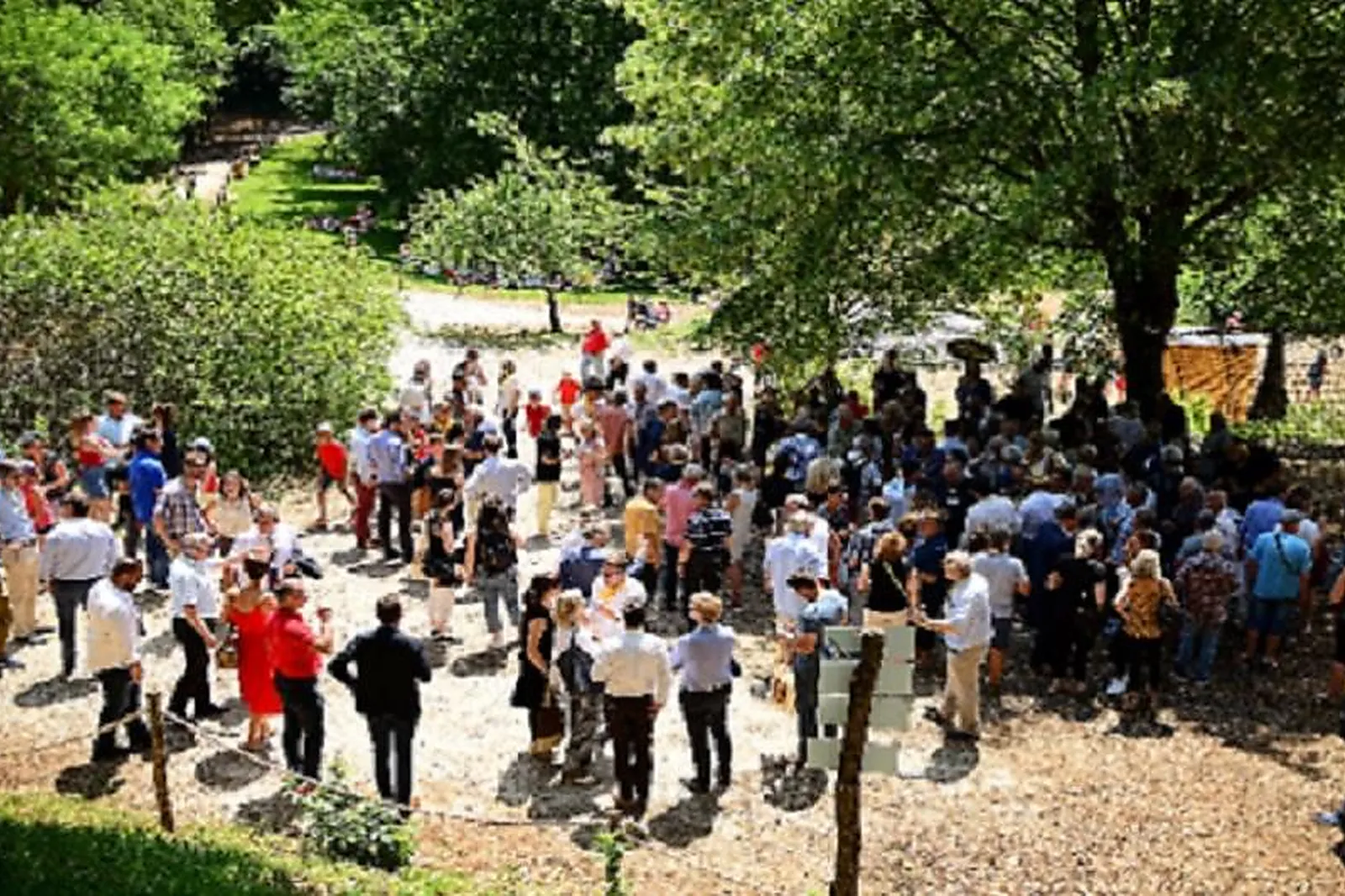 Théâtre, LE THÉÂTRE AU BORD DE L'EAU
