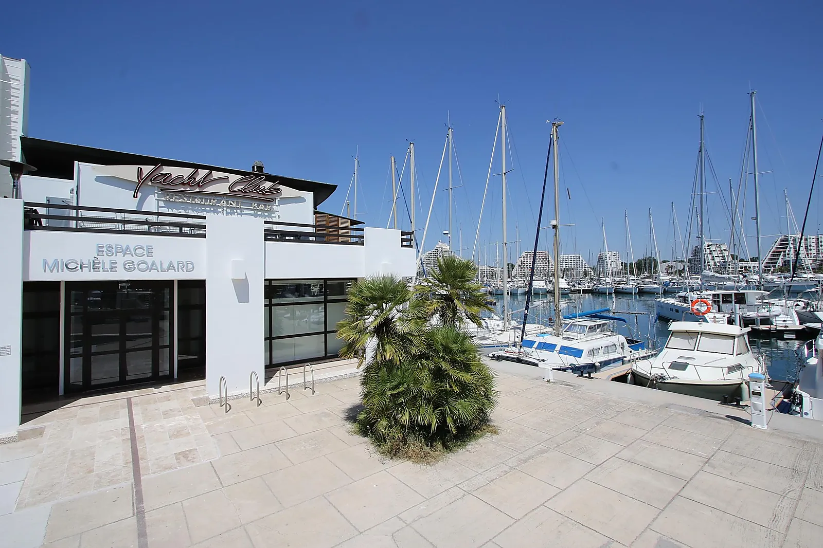 Lieux événementiels, LE YACHT CLUB