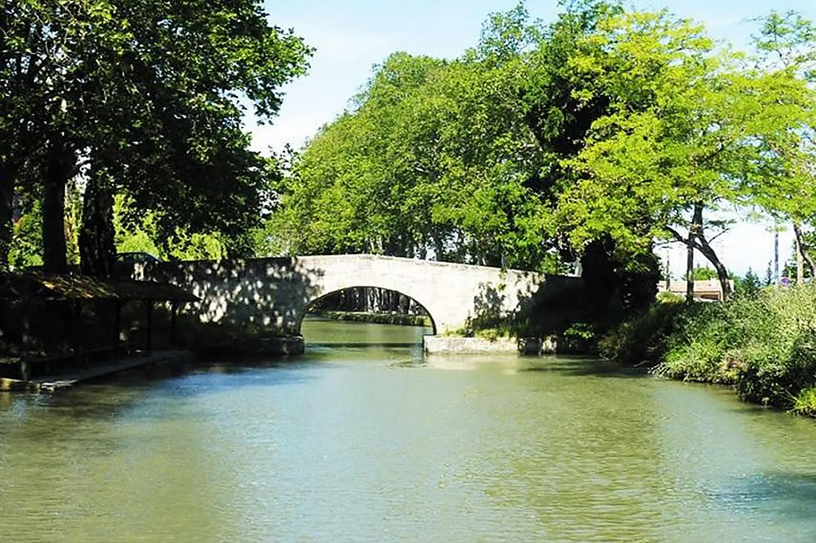 Lieux événementiels, LES BATEAUX DU MIDI