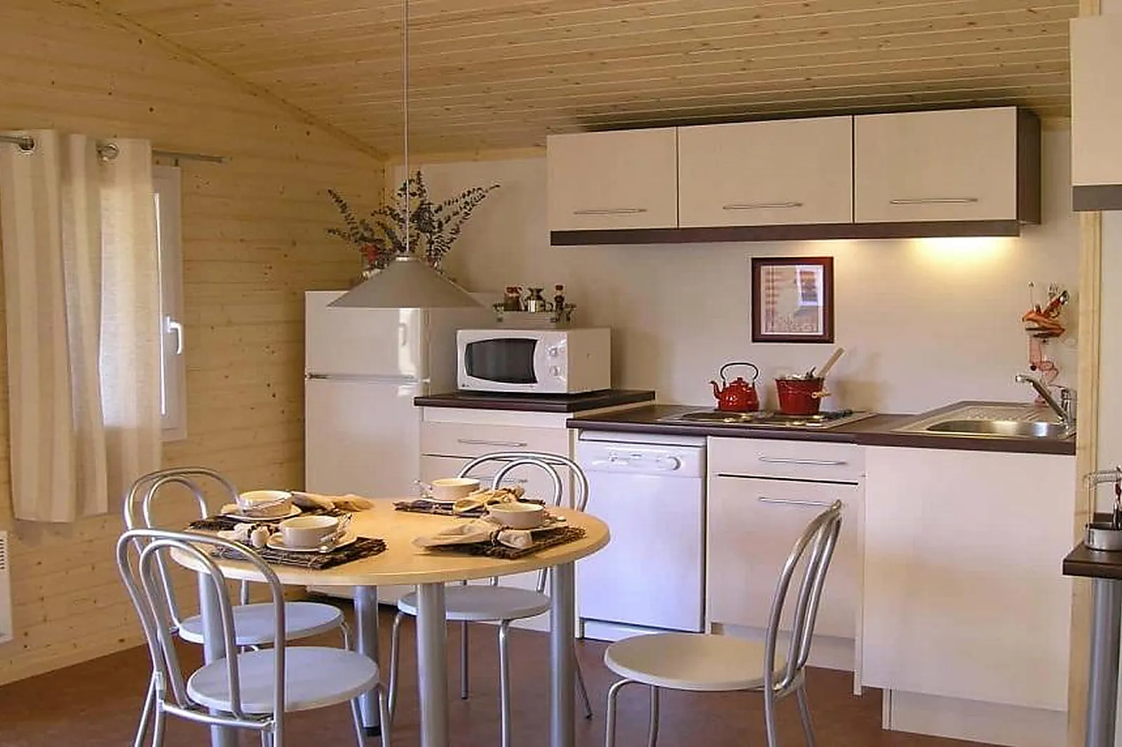 Lieux événementiels, LES HAMEAUX DE MIEL