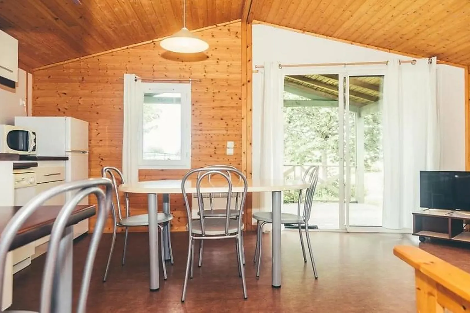 Lieux événementiels, LES HAMEAUX DE MIEL