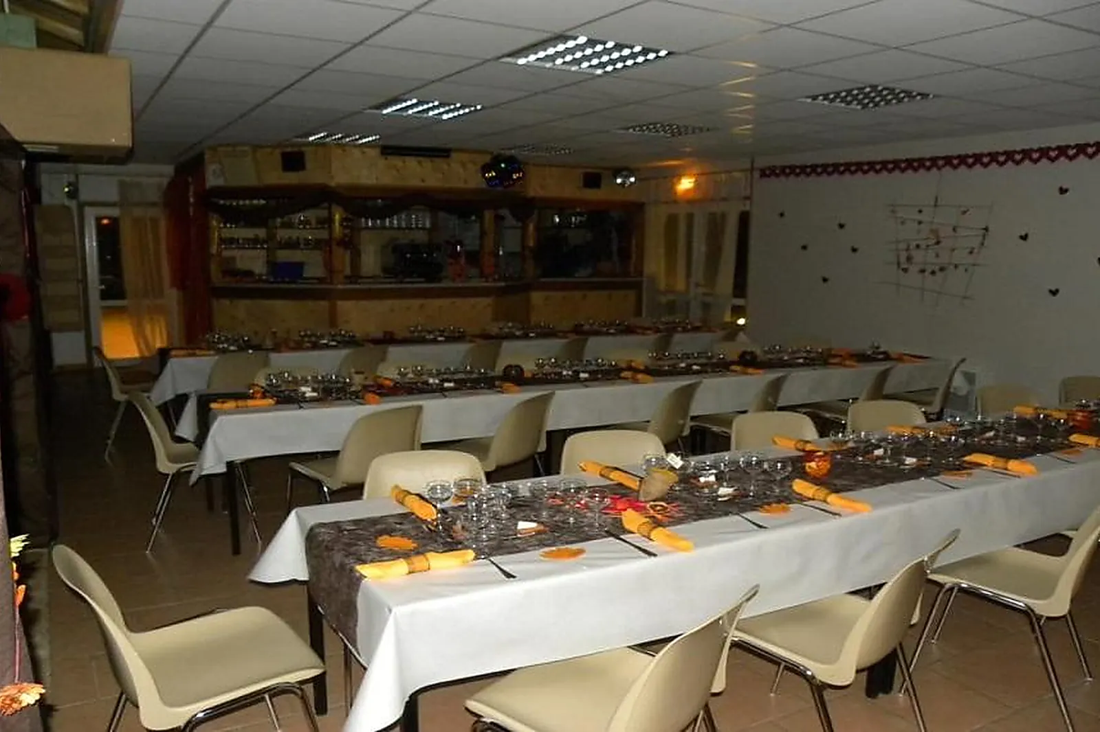 Lieux événementiels, LES HAMEAUX DE MIEL