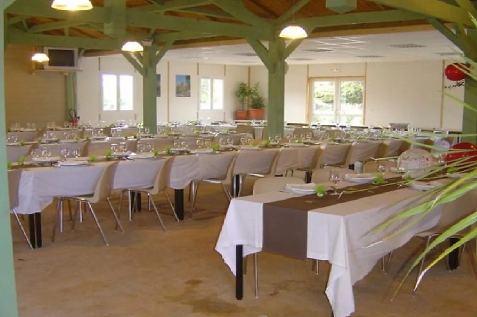 Lieux événementiels, LES HAMEAUX DE MIEL