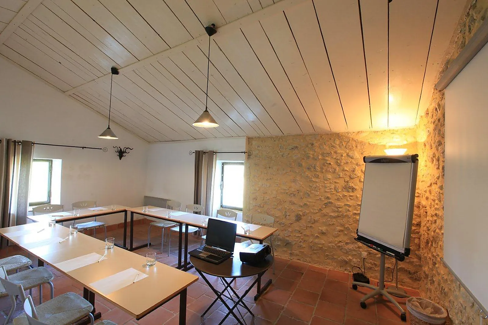 Lieux événementiels, LES MÉJEONNES