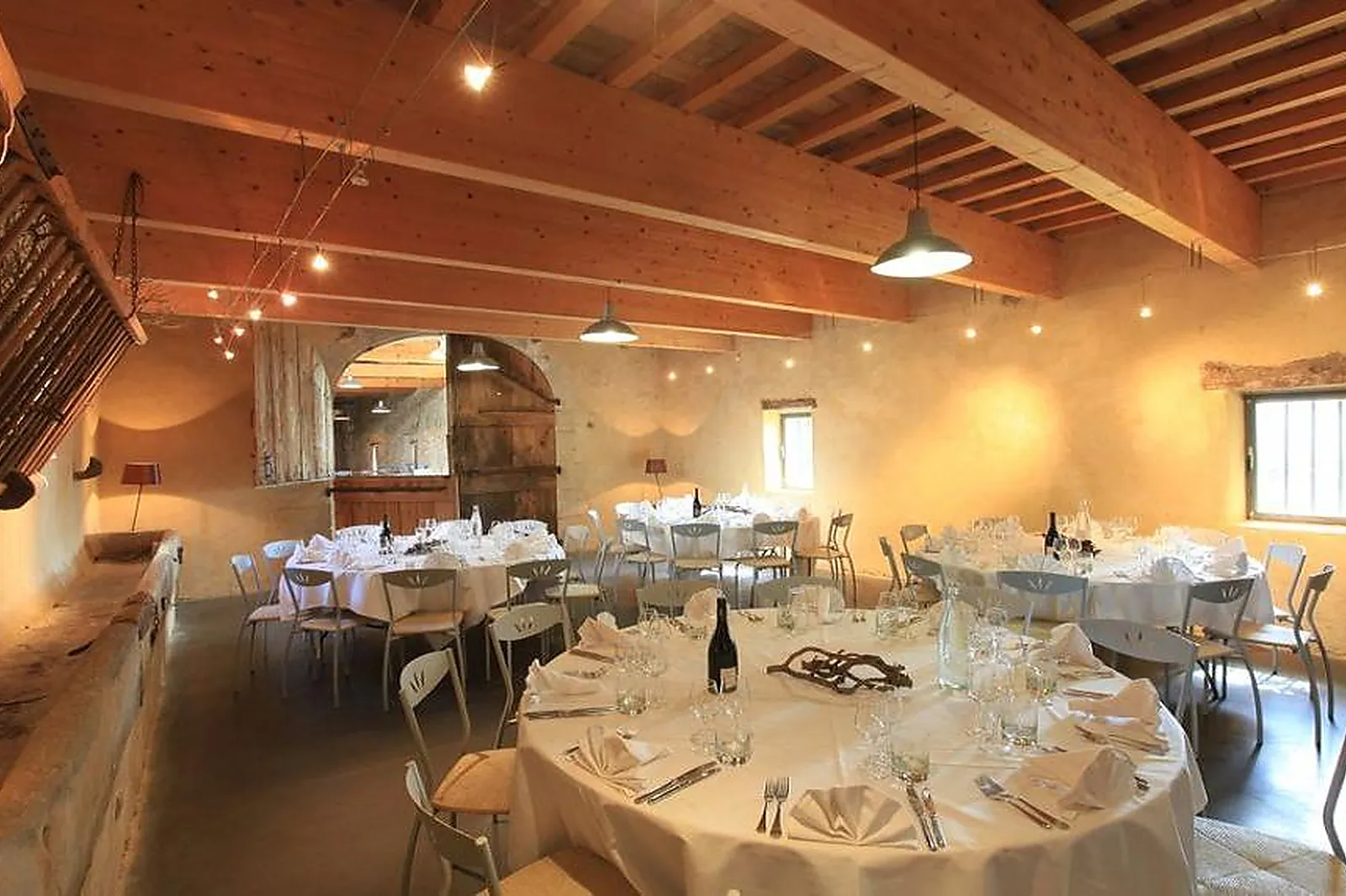 Lieux événementiels, LES MÉJEONNES