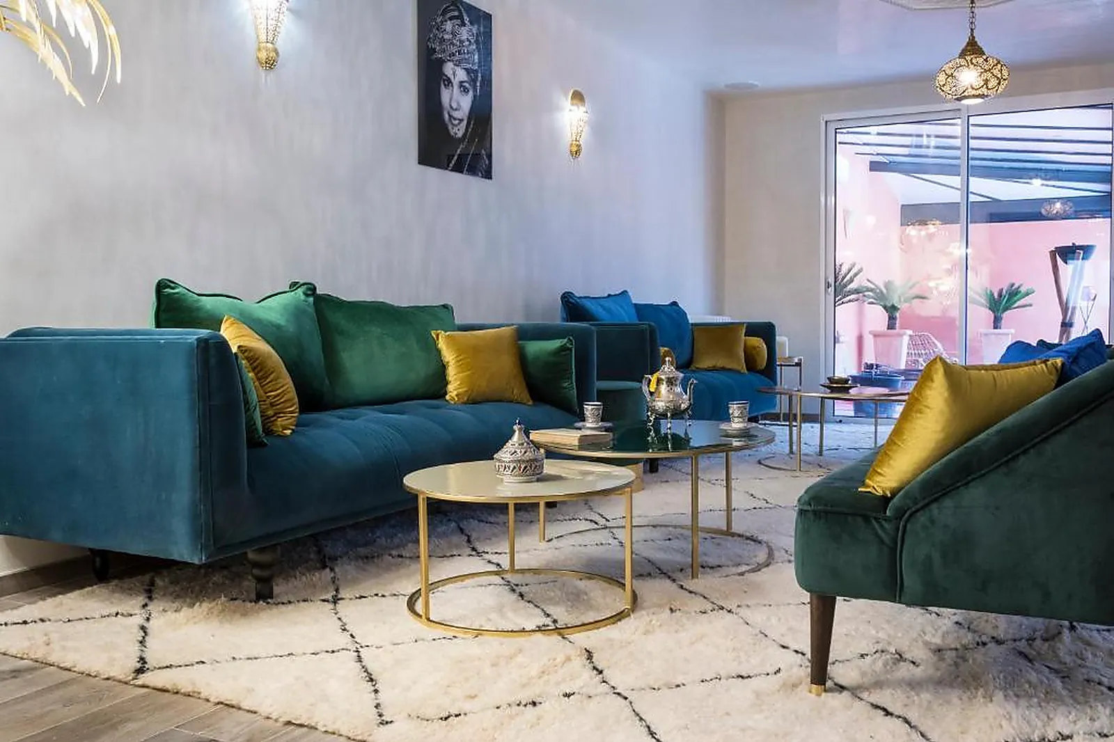 Hôtel, LES PORTES DE L'ORIENT