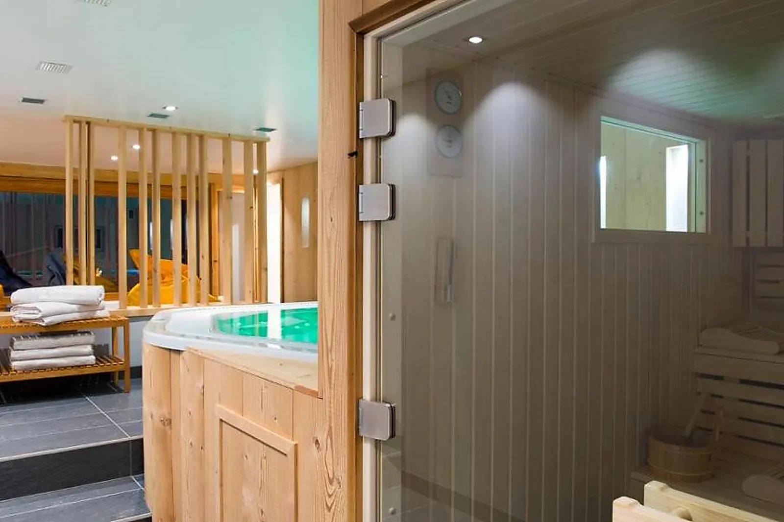 Lieux événementiels, LES ROCHES FLEURIES - MONT-BLANC