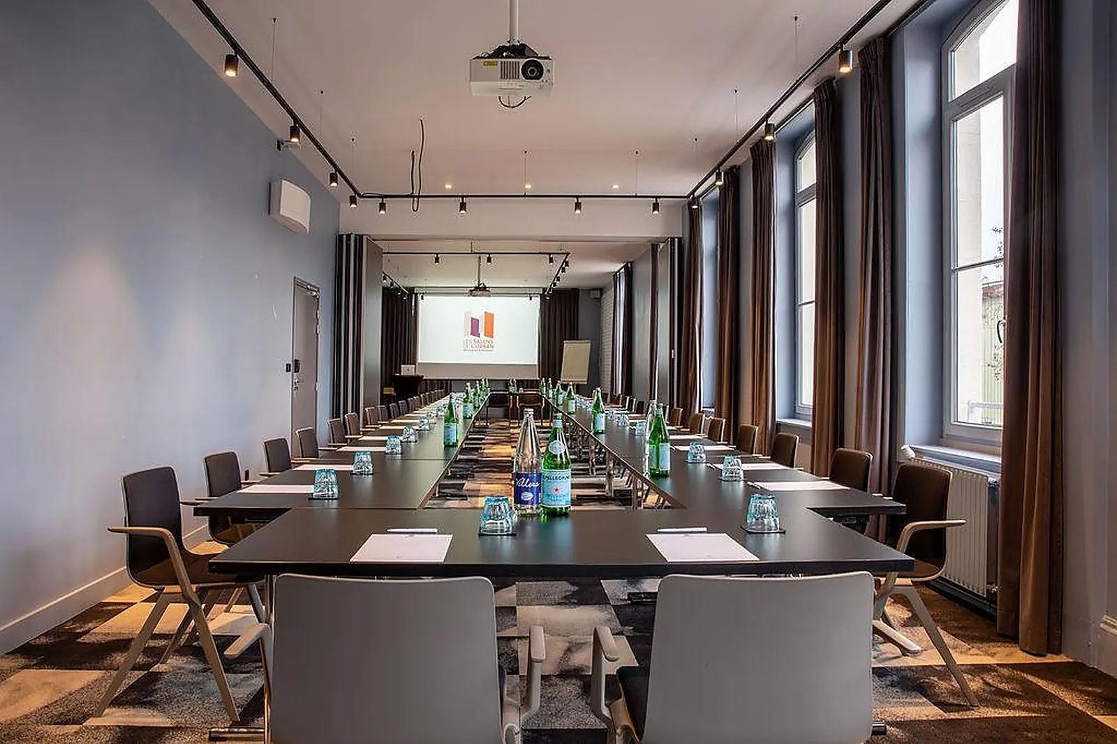 Salle de réunion, LES SALONS DE L'URBAN