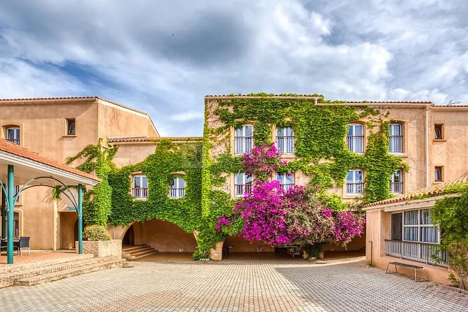 Hôtel, LES VOILES D'AZUR