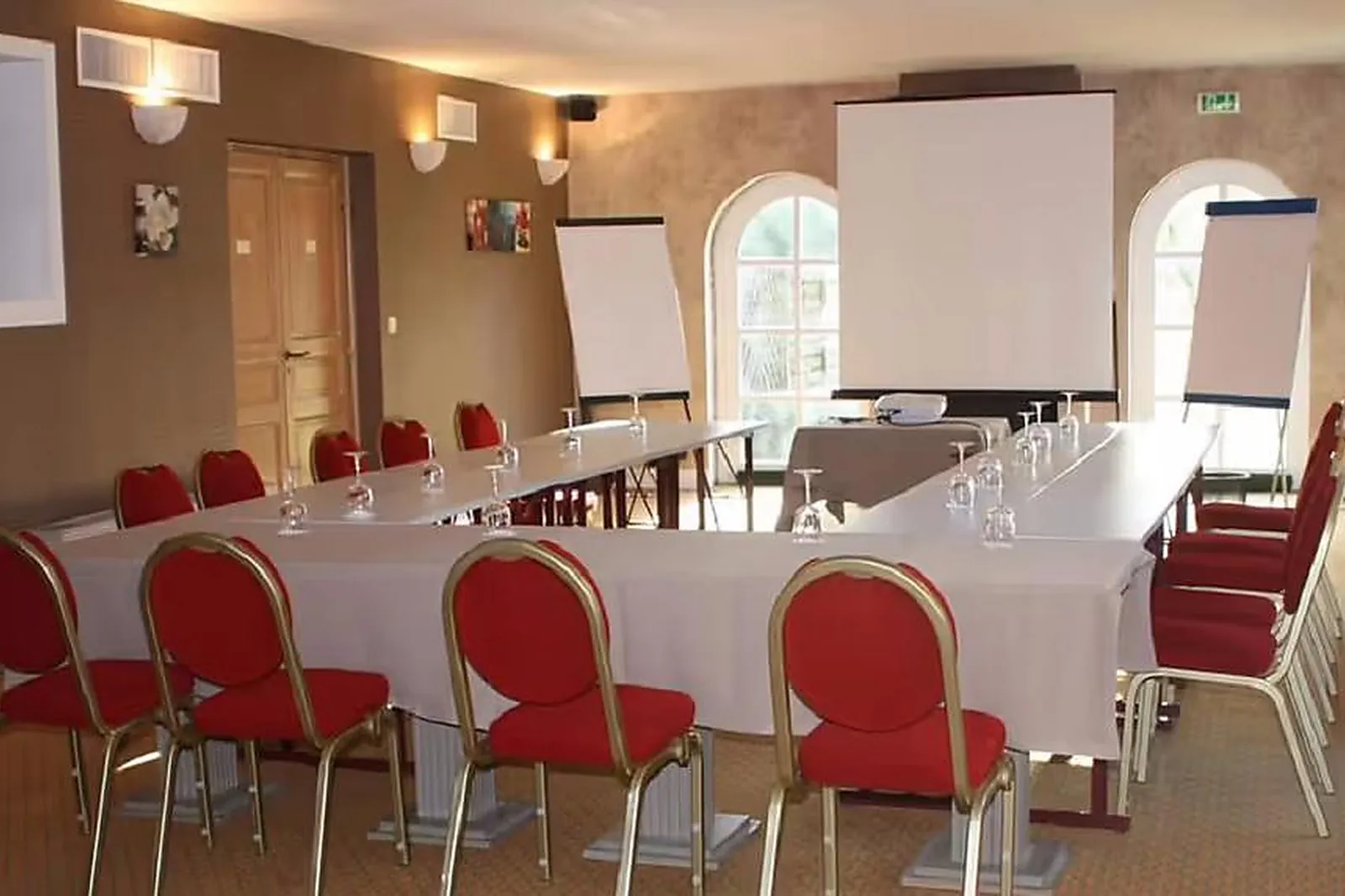 Hôtel, LOGIS DOMAINE DE VALAUDRAN