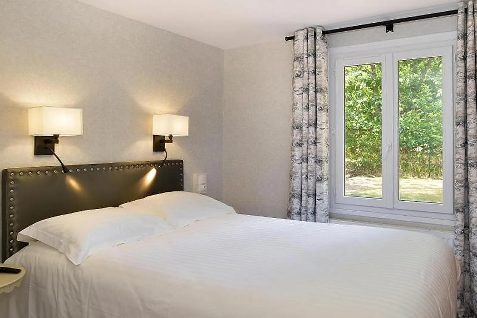 Hôtel, LOGIS DOMAINE DE VALAUDRAN