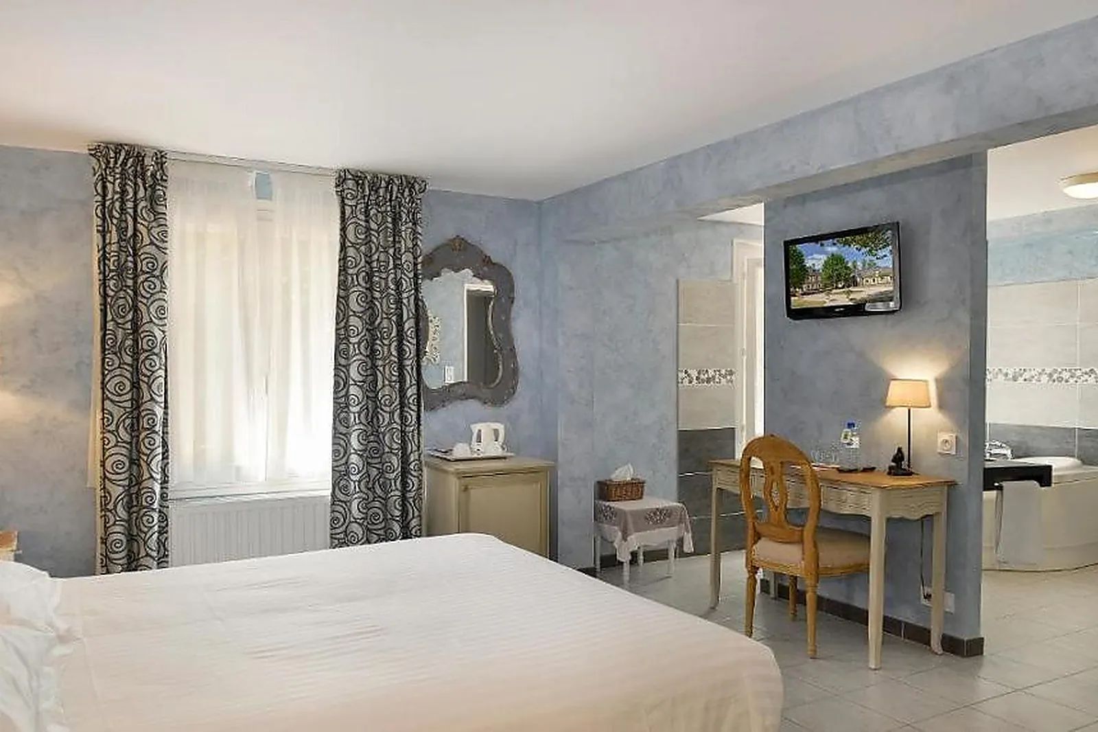 Hôtel, LOGIS DOMAINE DE VALAUDRAN