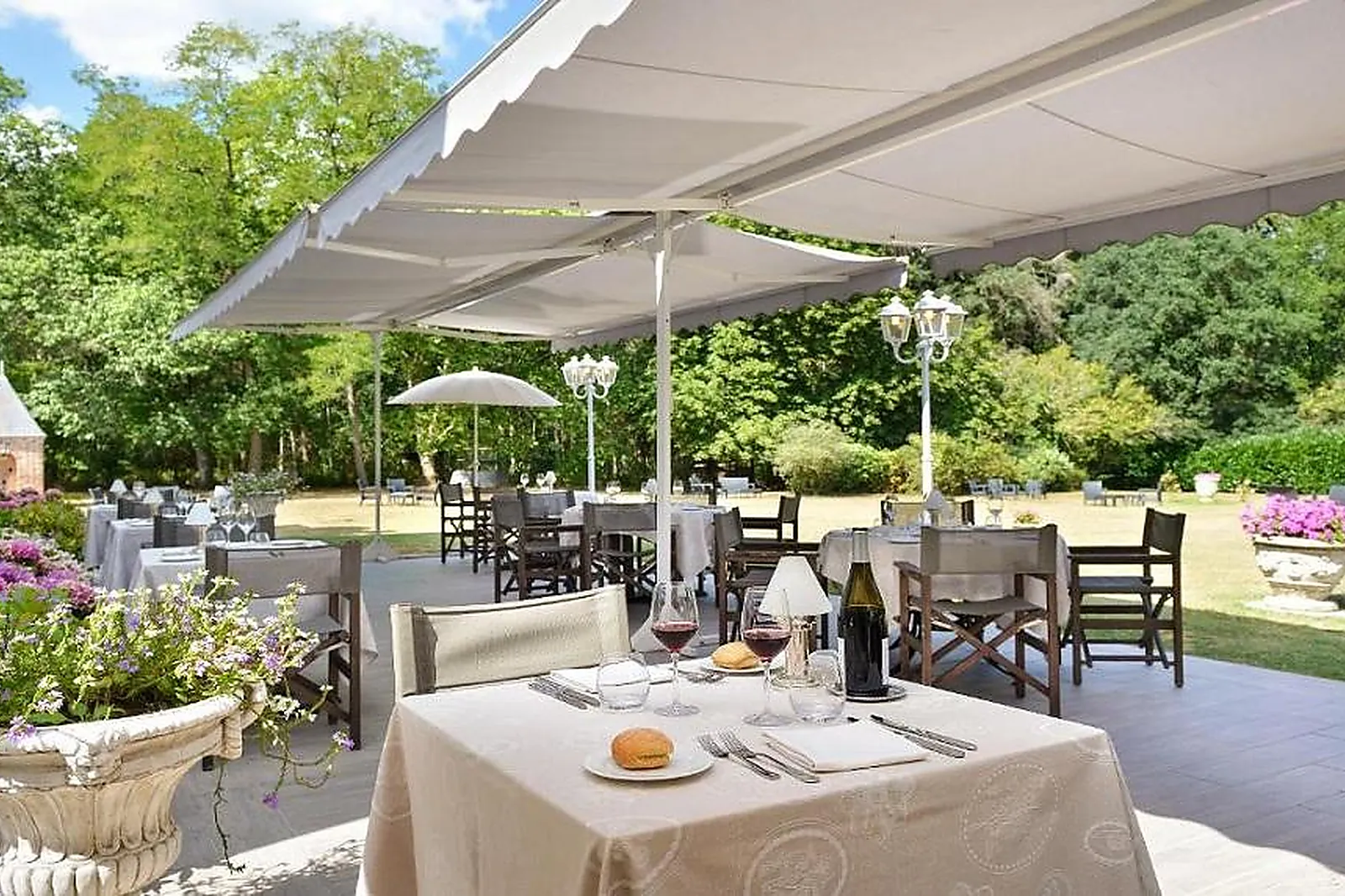 Hôtel, LOGIS DOMAINE DE VALAUDRAN