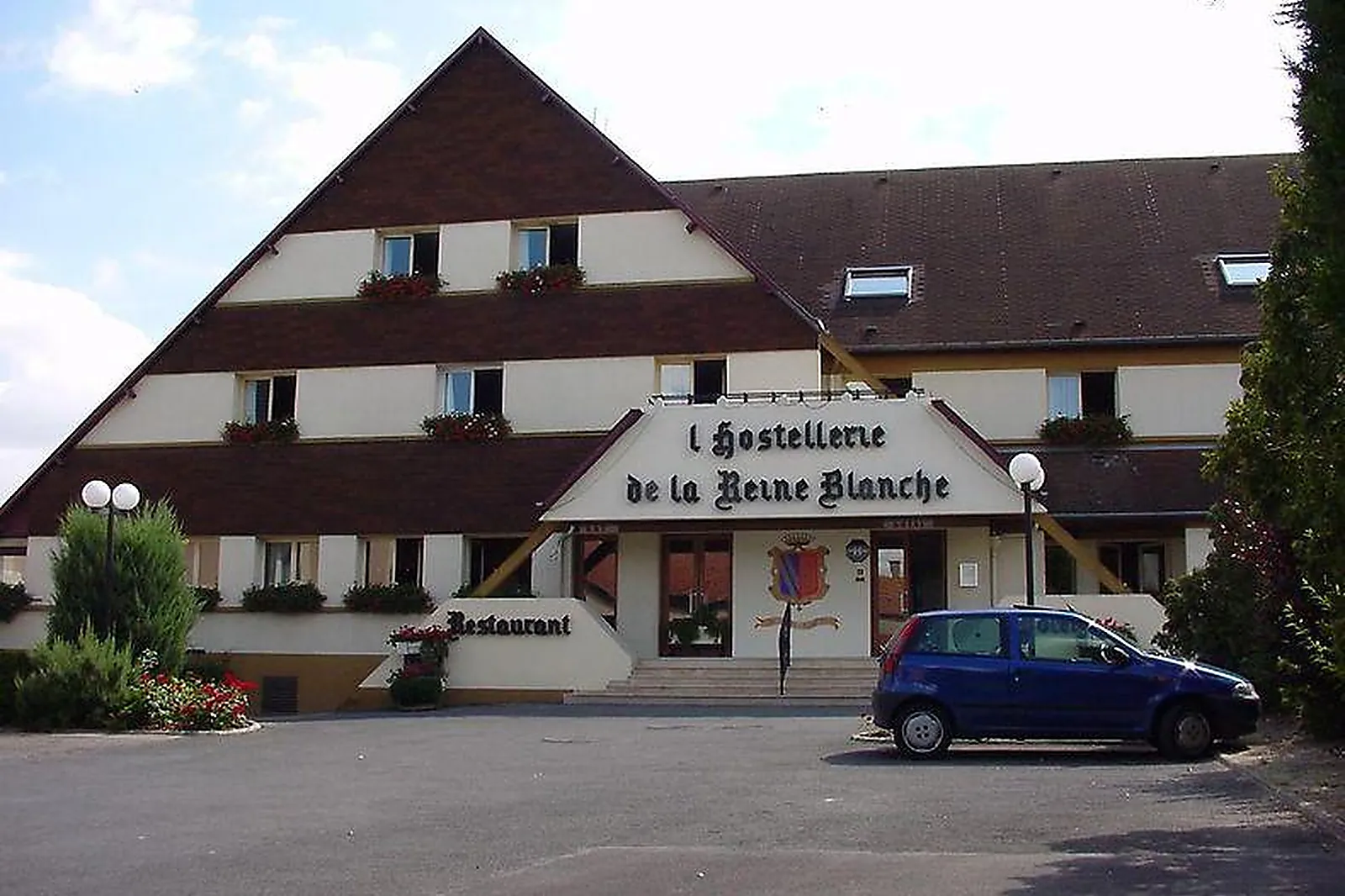 Hôtel, LOGIS HOSTELLERIE DE LA REINE BLANCHE