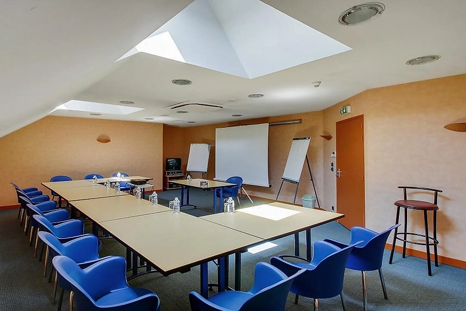 Hôtel, LOGIS HÔTEL ANGERS SUD REST. HENRIETTE