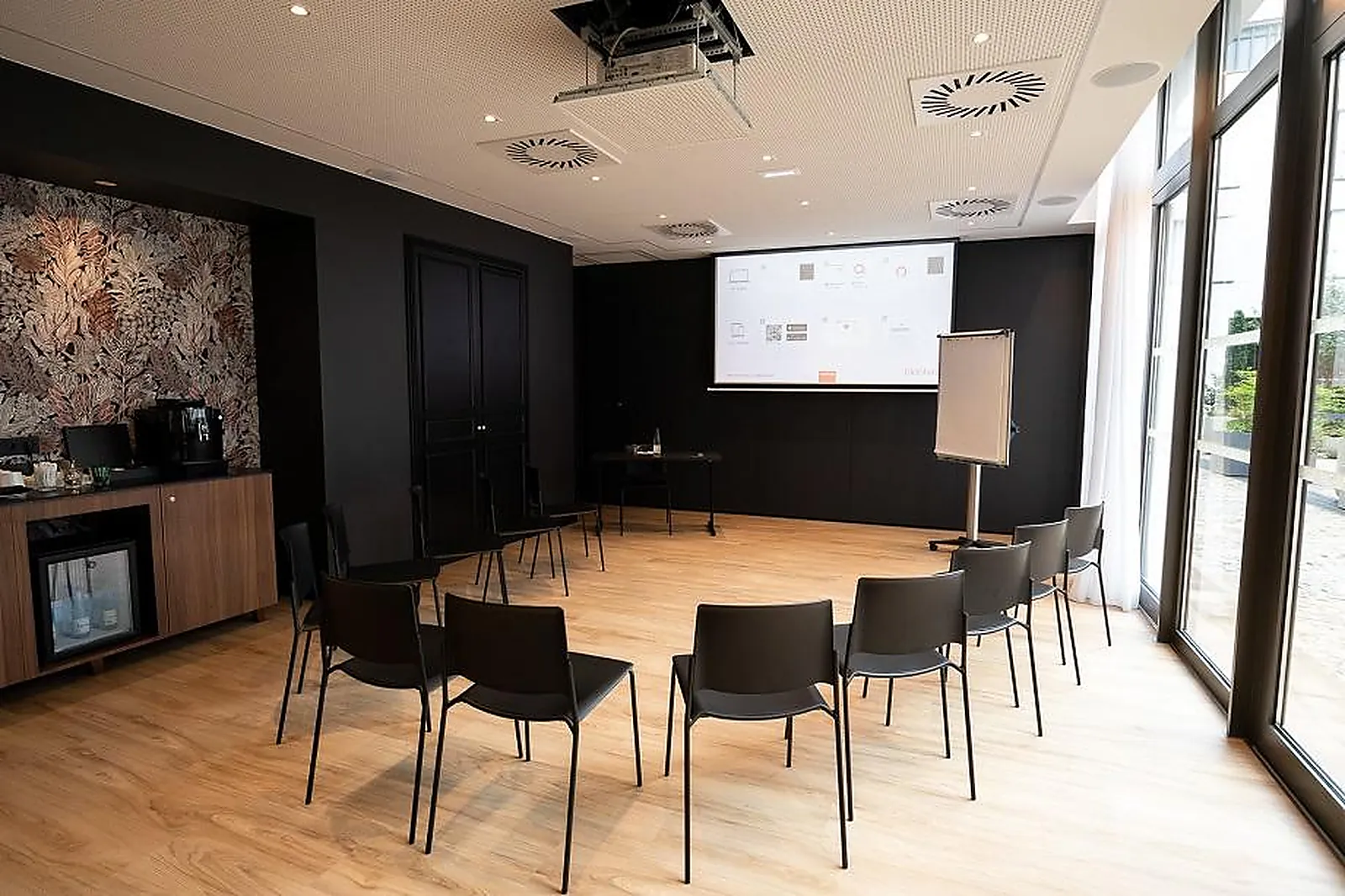 Lieux événementiels, LÉONOR