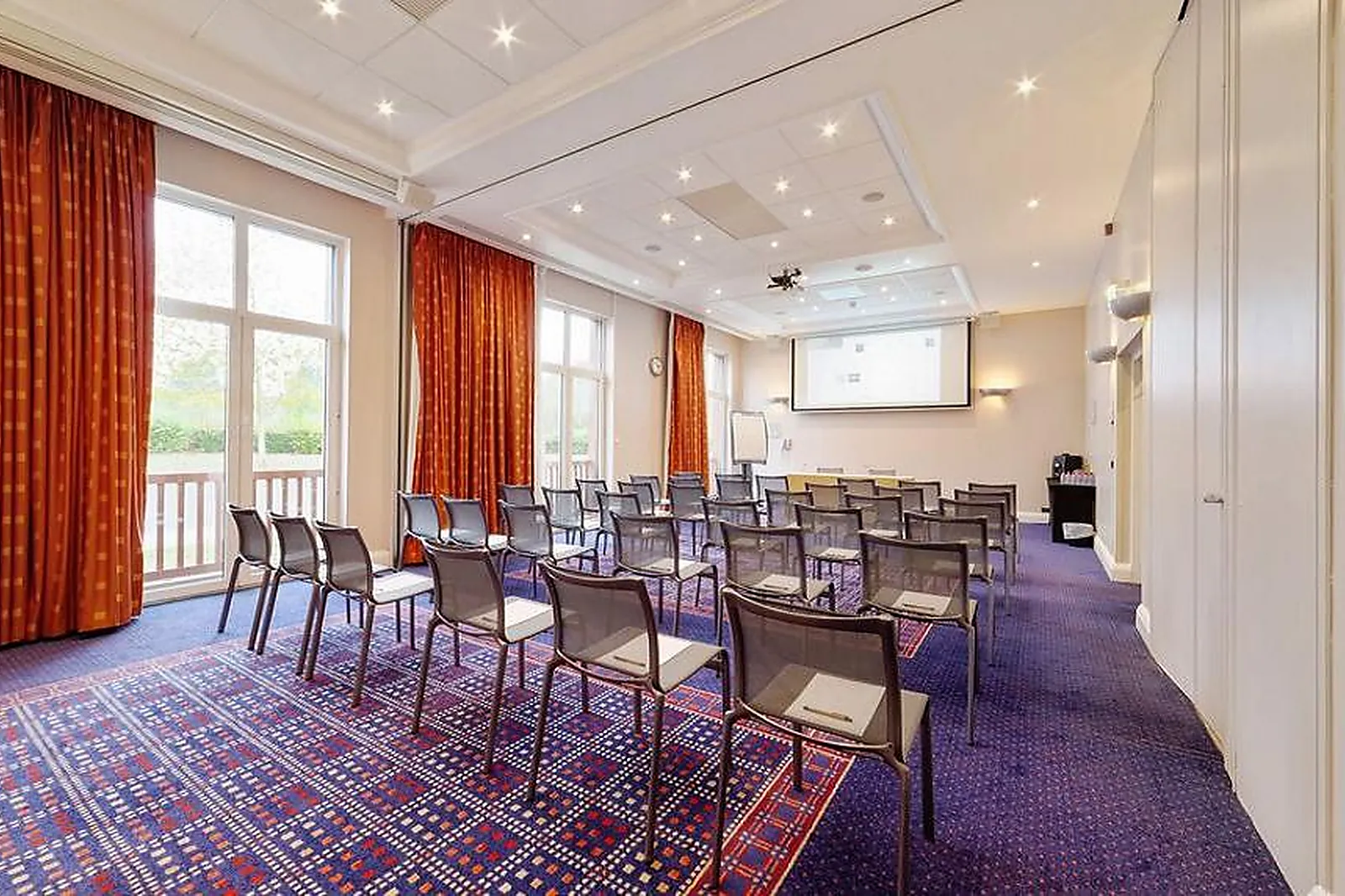 Lieux événementiels, MAGIC CIRCUS PARIS