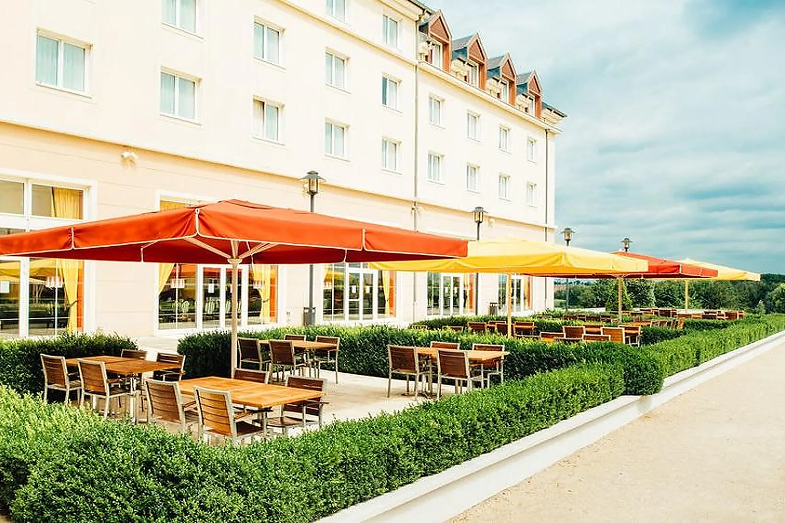 Lieux événementiels, MAGIC CIRCUS PARIS